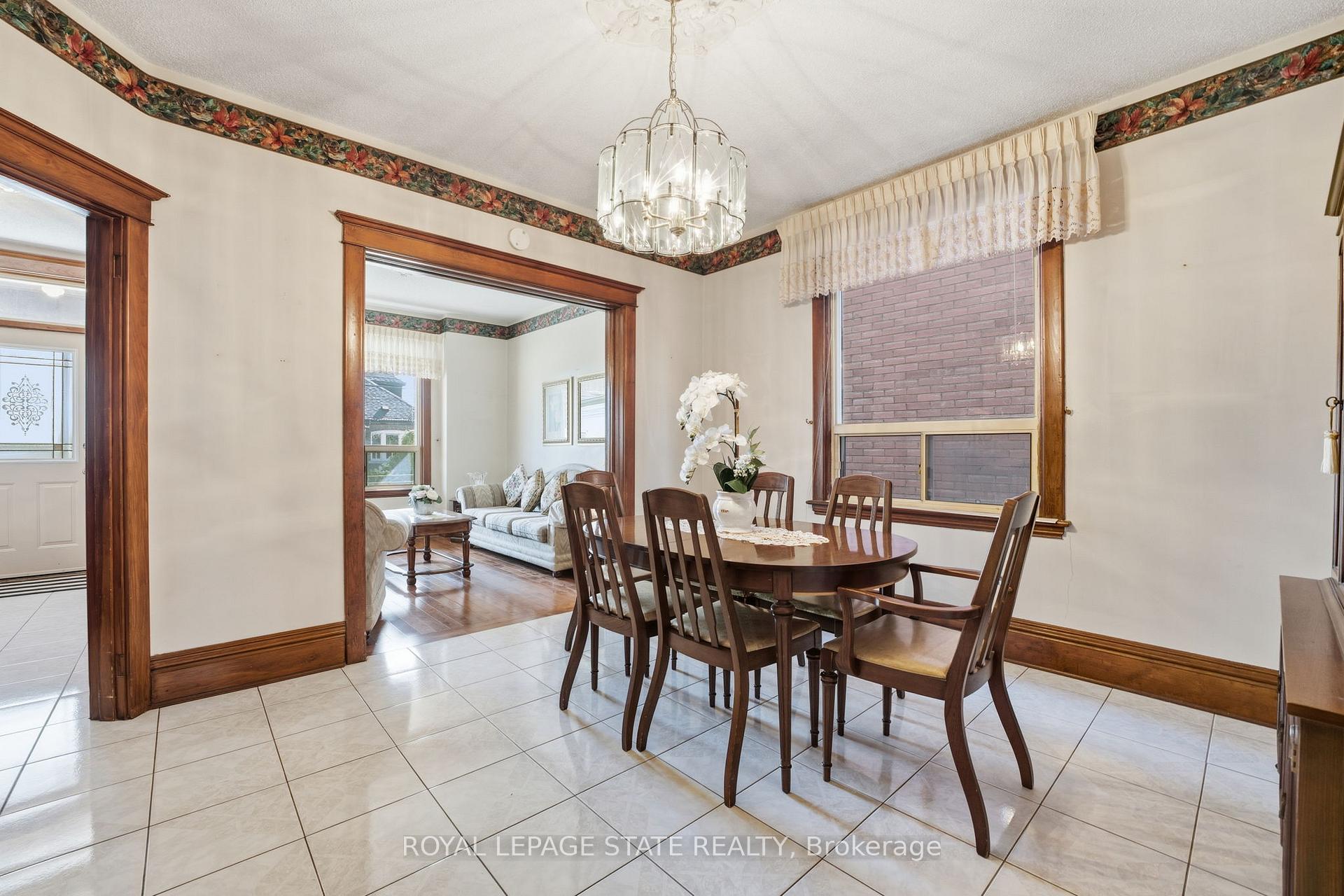 Photo 6 of 411 Catharine Street N, Hamilton, North End — HOMEH