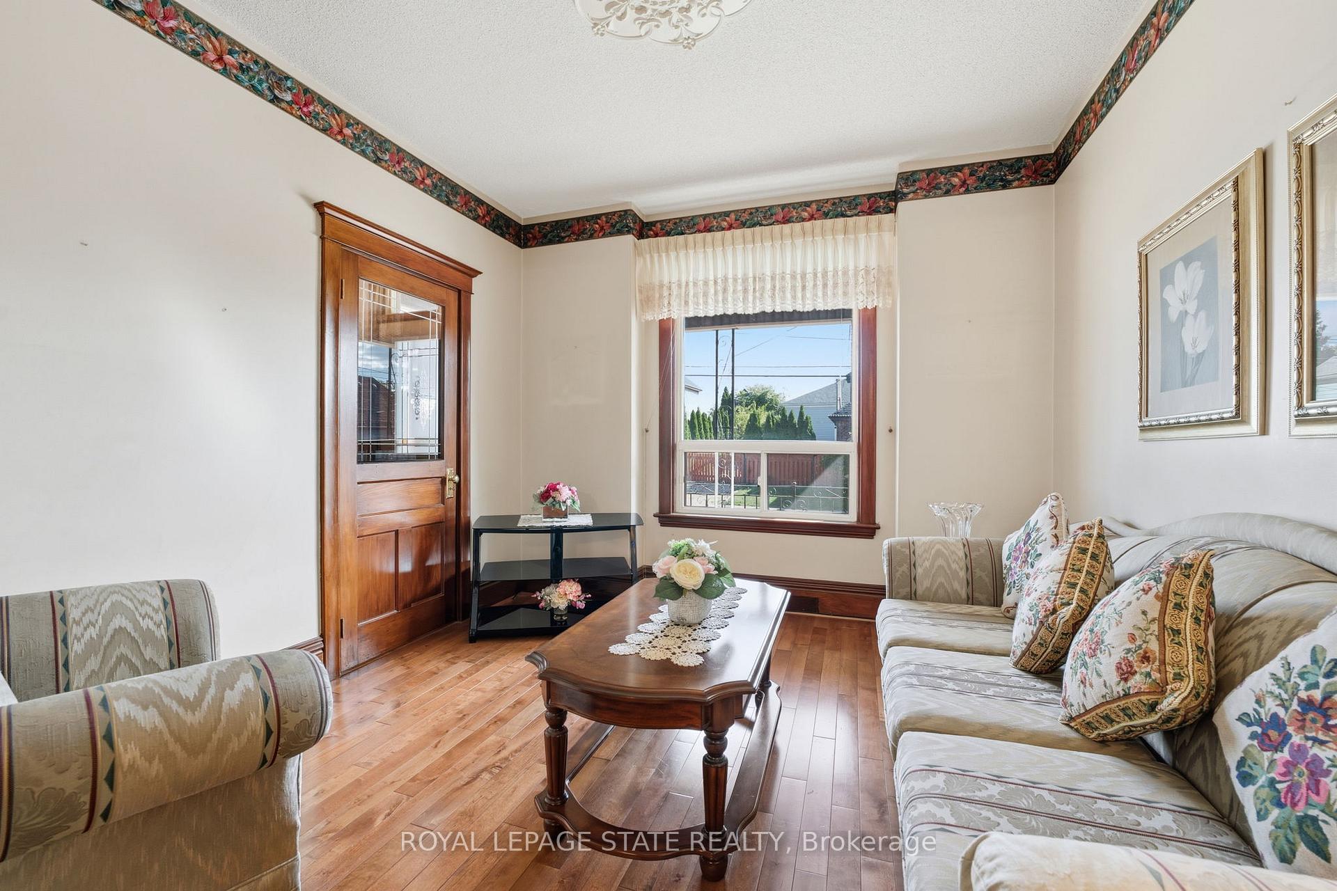 Photo 7 of 411 Catharine Street N, Hamilton, North End — HOMEH