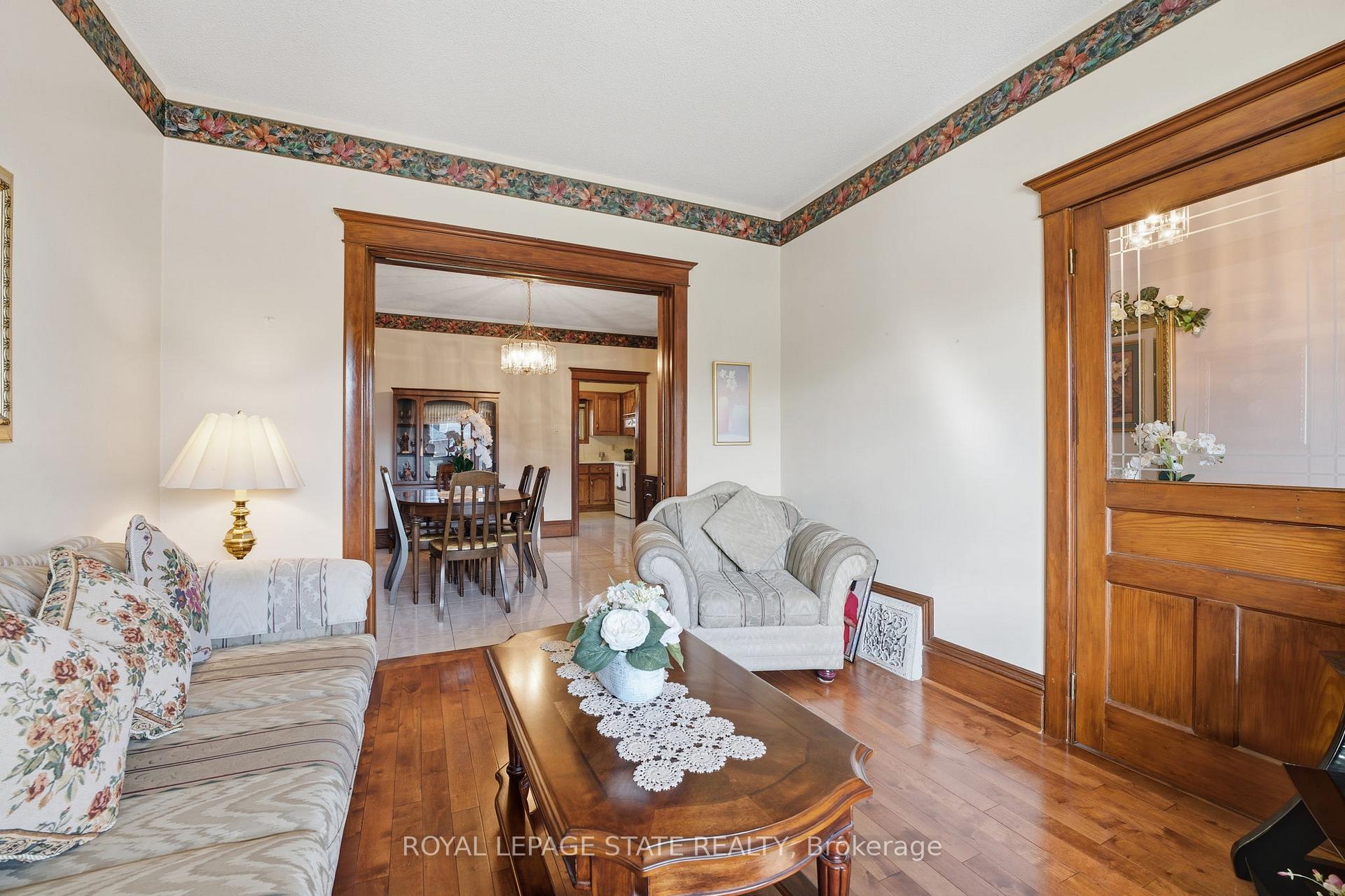 Photo 8 of 411 Catharine Street N, Hamilton, North End — HOMEH