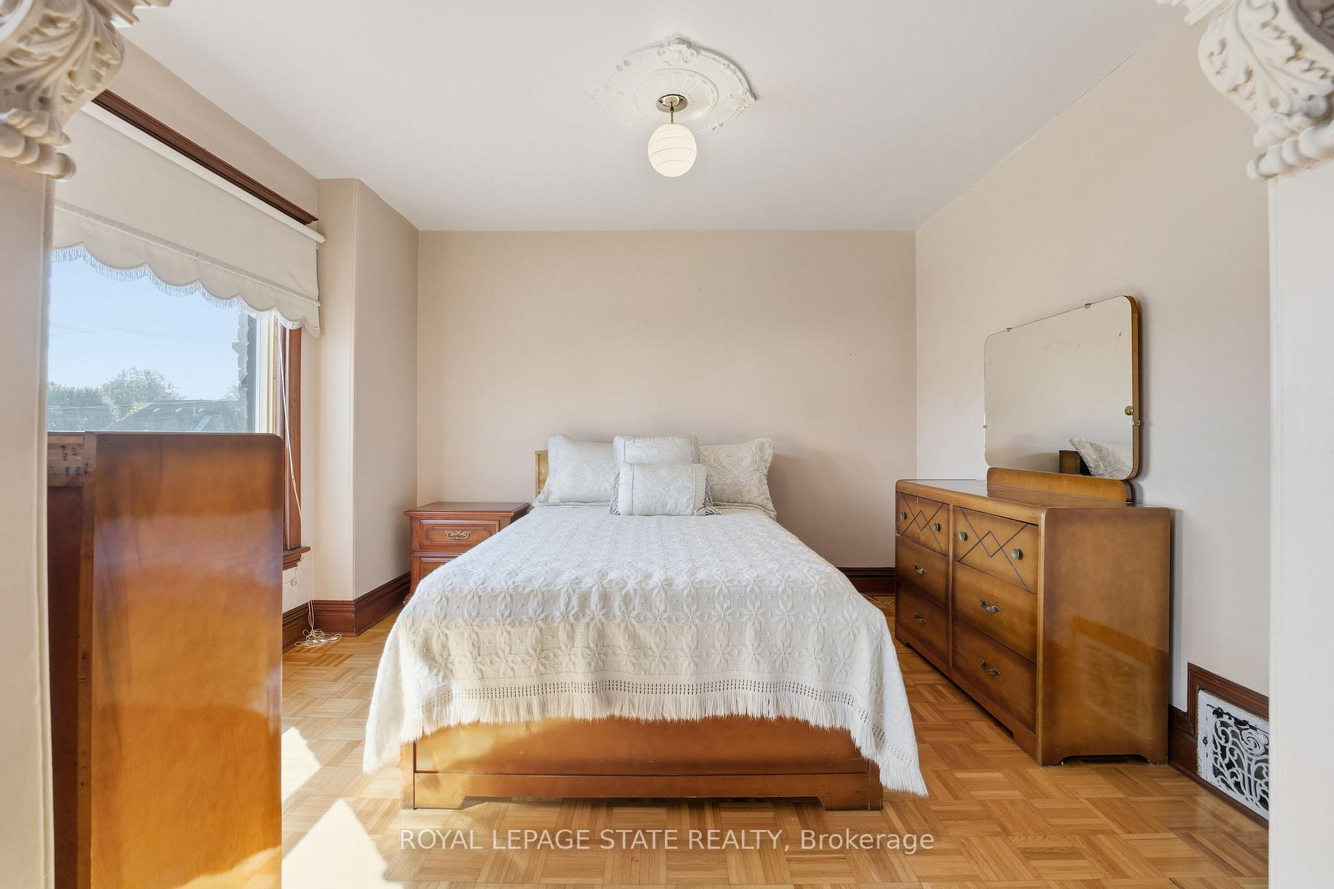 Photo 16 of 411 Catharine Street N, Hamilton, North End — HOMEH