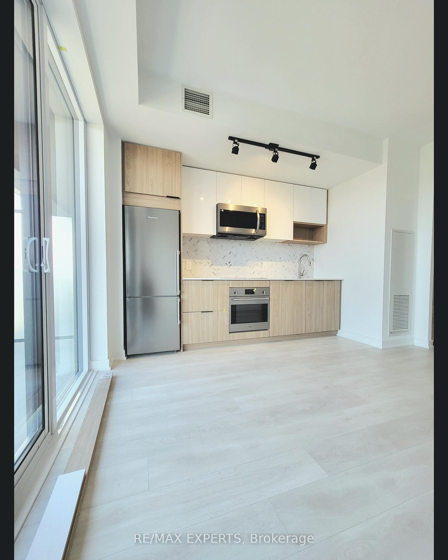 Photo 14 of Unit 803, 5 Defries Street, Toronto, Regent Park — HOMEH