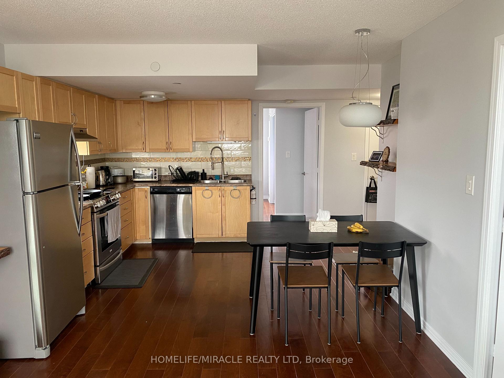 Photo 6 of Unit 512, 121 Queen Street, Kingston — HOMEH