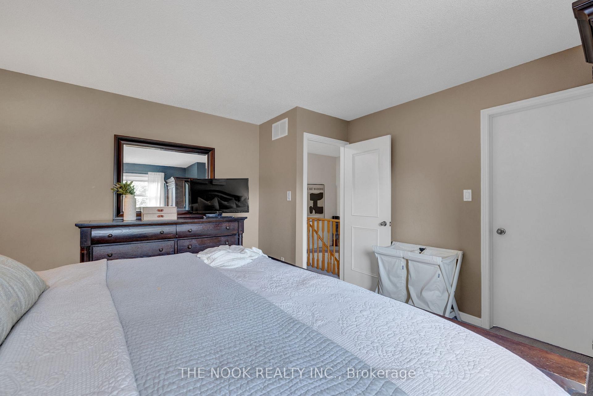 Photo 19 of 64 Soper Creek Drive, Clarington, Bowmanville — HOMEH