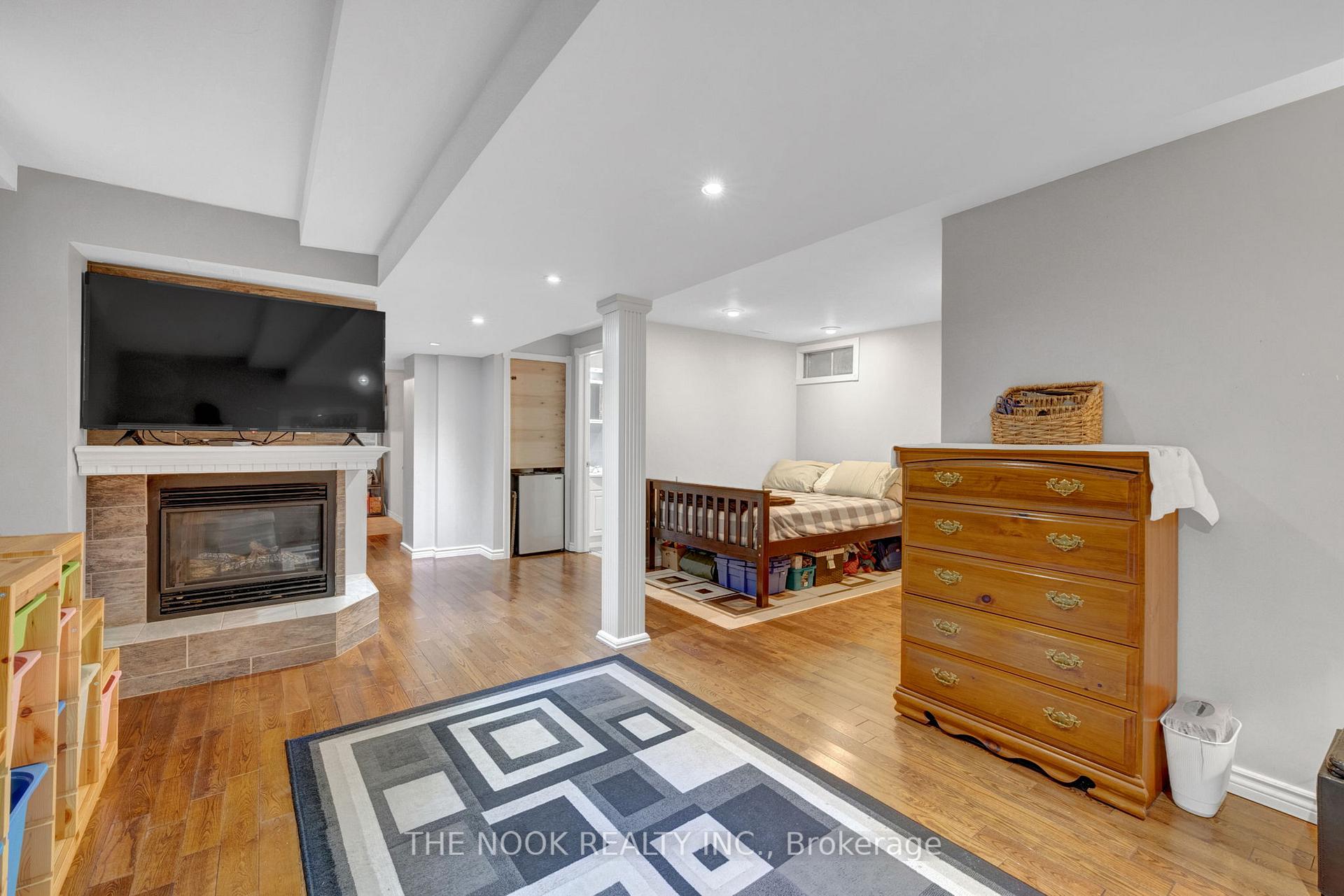Photo 25 of 64 Soper Creek Drive, Clarington, Bowmanville — HOMEH