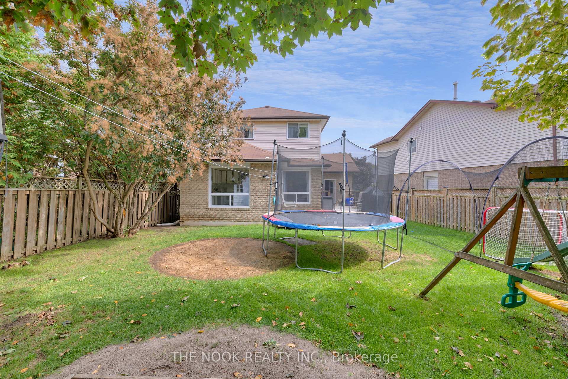 Photo 32 of 64 Soper Creek Drive, Clarington, Bowmanville — HOMEH