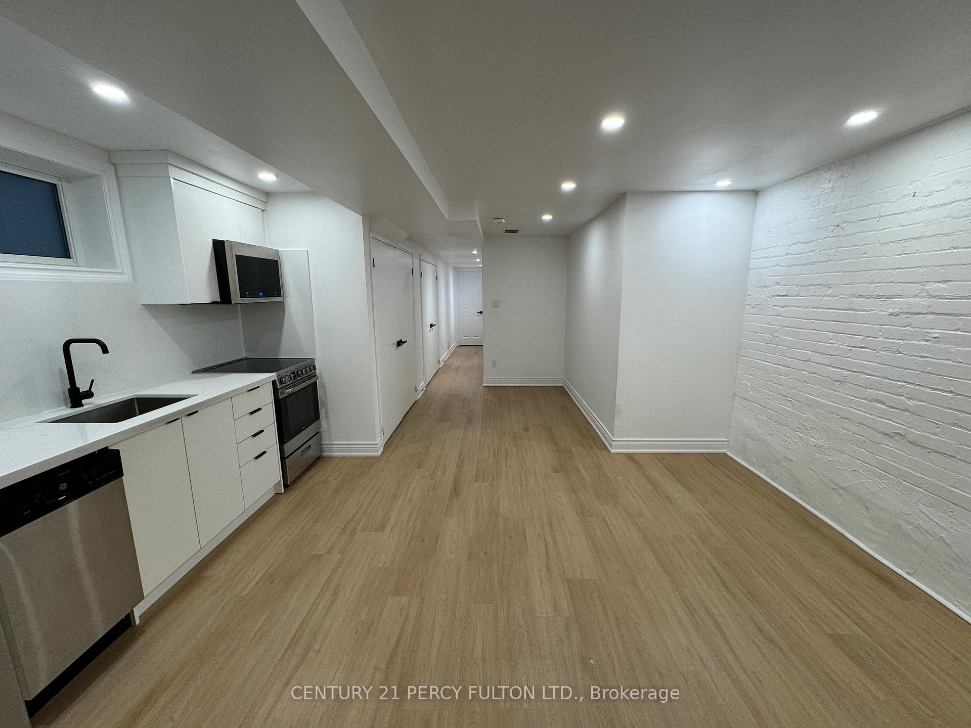 Front of Unit Lower, 382 Lansdowne Avenue