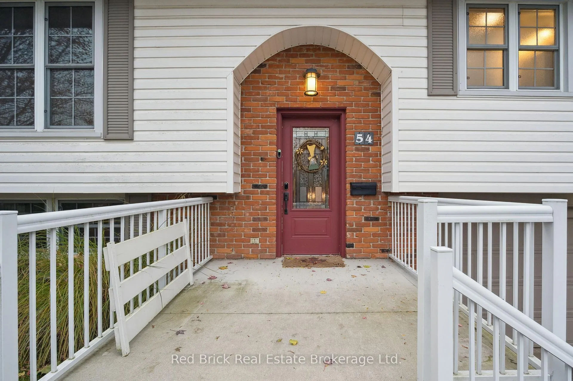 Photo 21 of 54 Sherwood Drive W, Guelph, General Hospital — HOMEH