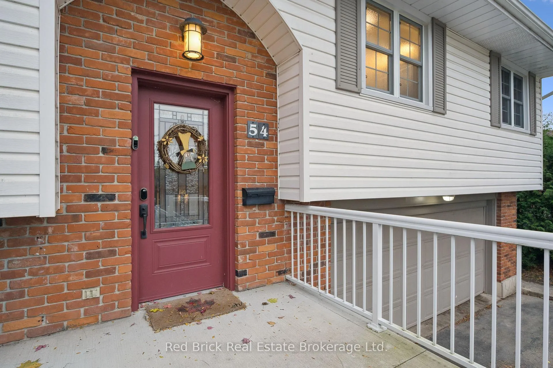 Photo 18 of 54 Sherwood Drive W, Guelph, General Hospital — HOMEH