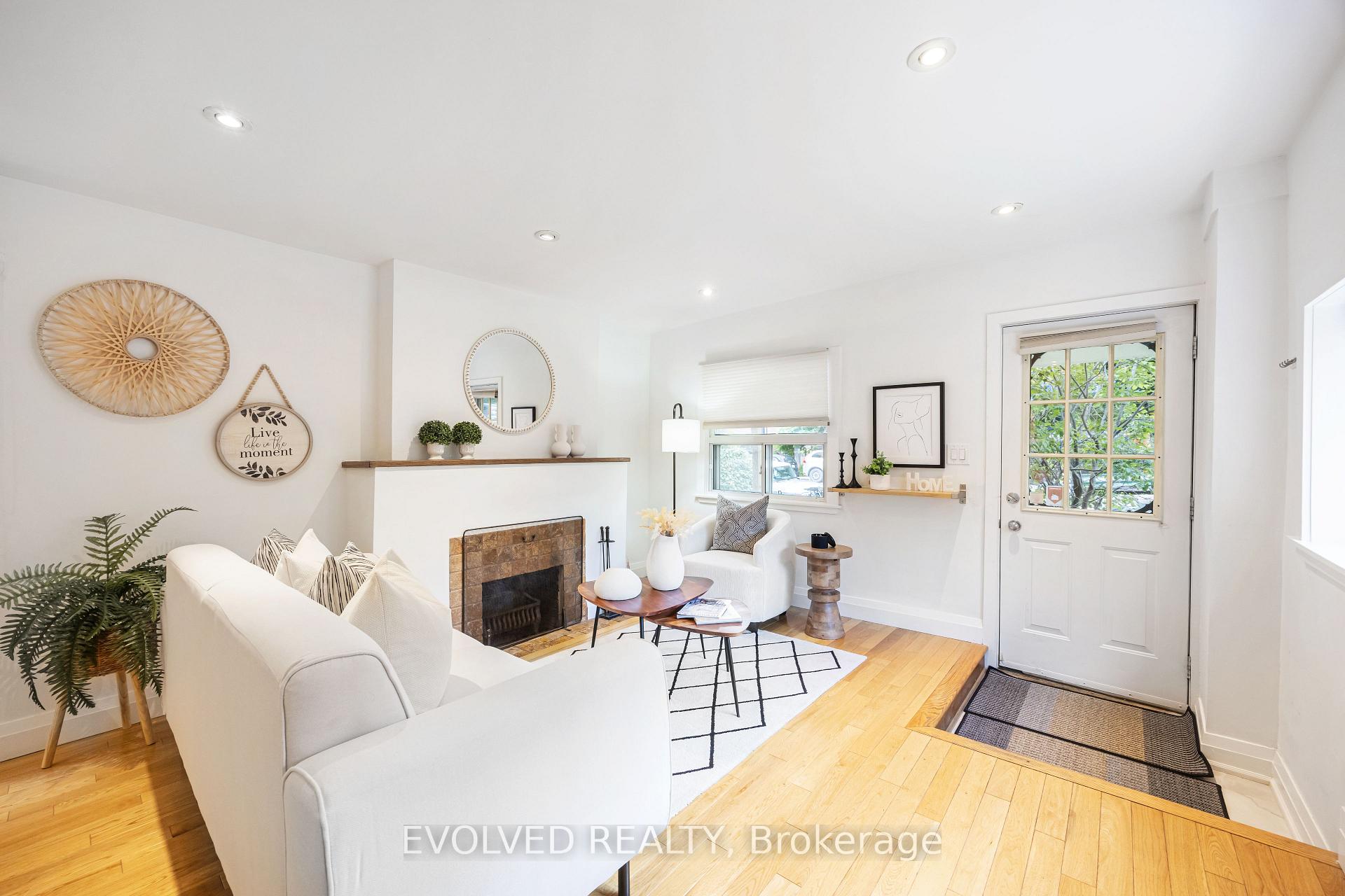 Photo 5 of 123 Kenilworth Avenue, Toronto, The Beaches — HOMEH