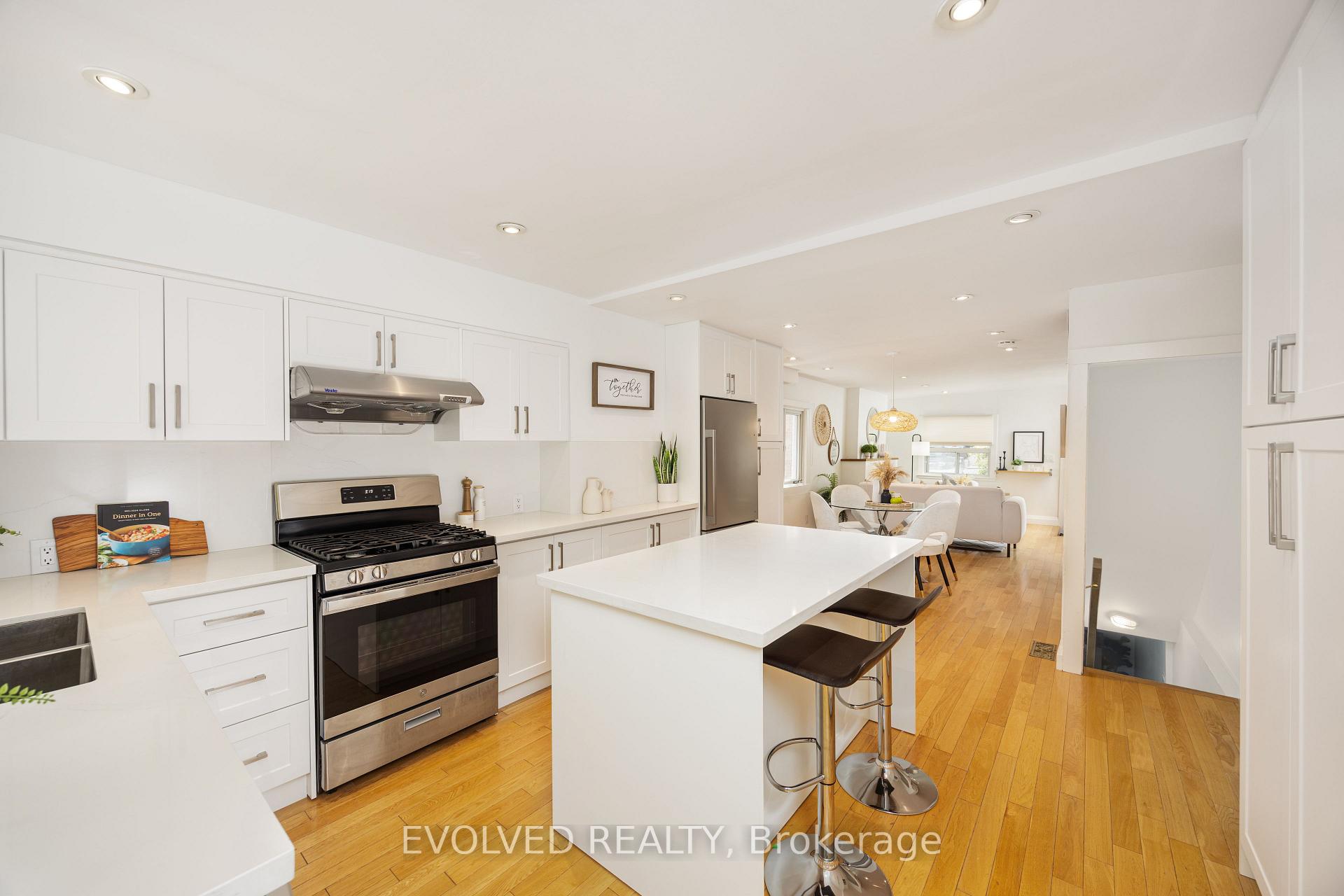 Photo 12 of 123 Kenilworth Avenue, Toronto, The Beaches — HOMEH