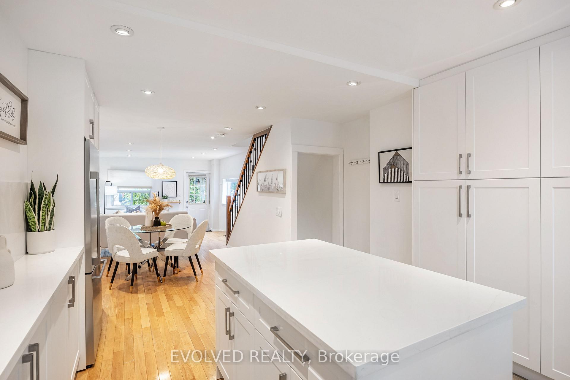 Photo 14 of 123 Kenilworth Avenue, Toronto, The Beaches — HOMEH