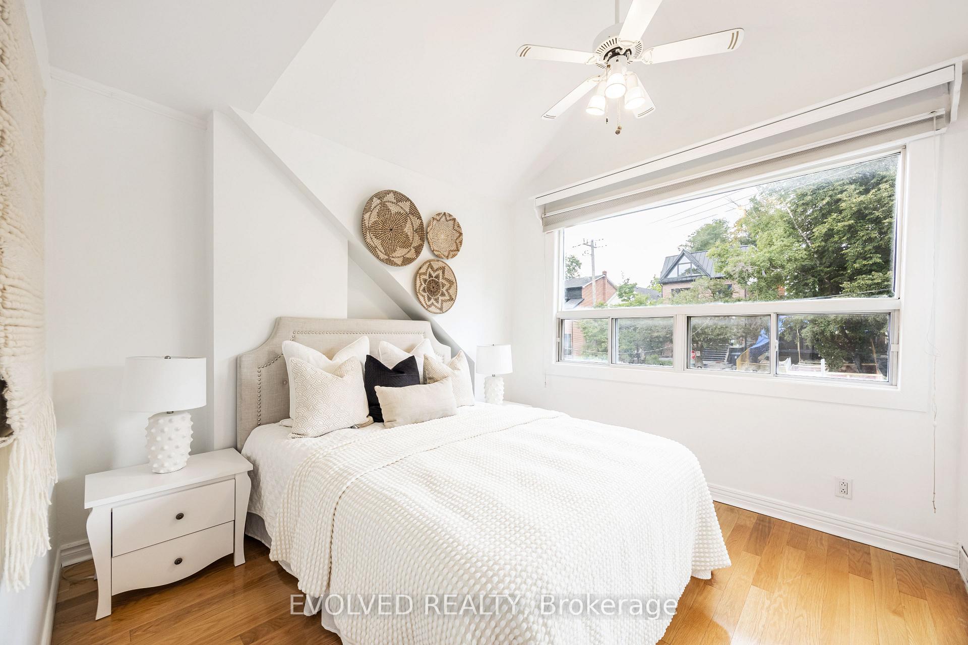 Photo 15 of 123 Kenilworth Avenue, Toronto, The Beaches — HOMEH