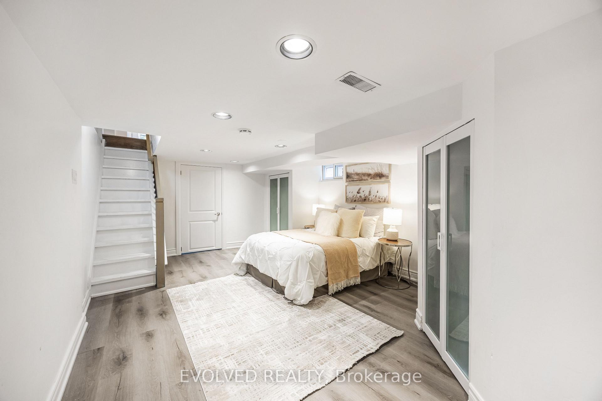 Photo 21 of 123 Kenilworth Avenue, Toronto, The Beaches — HOMEH