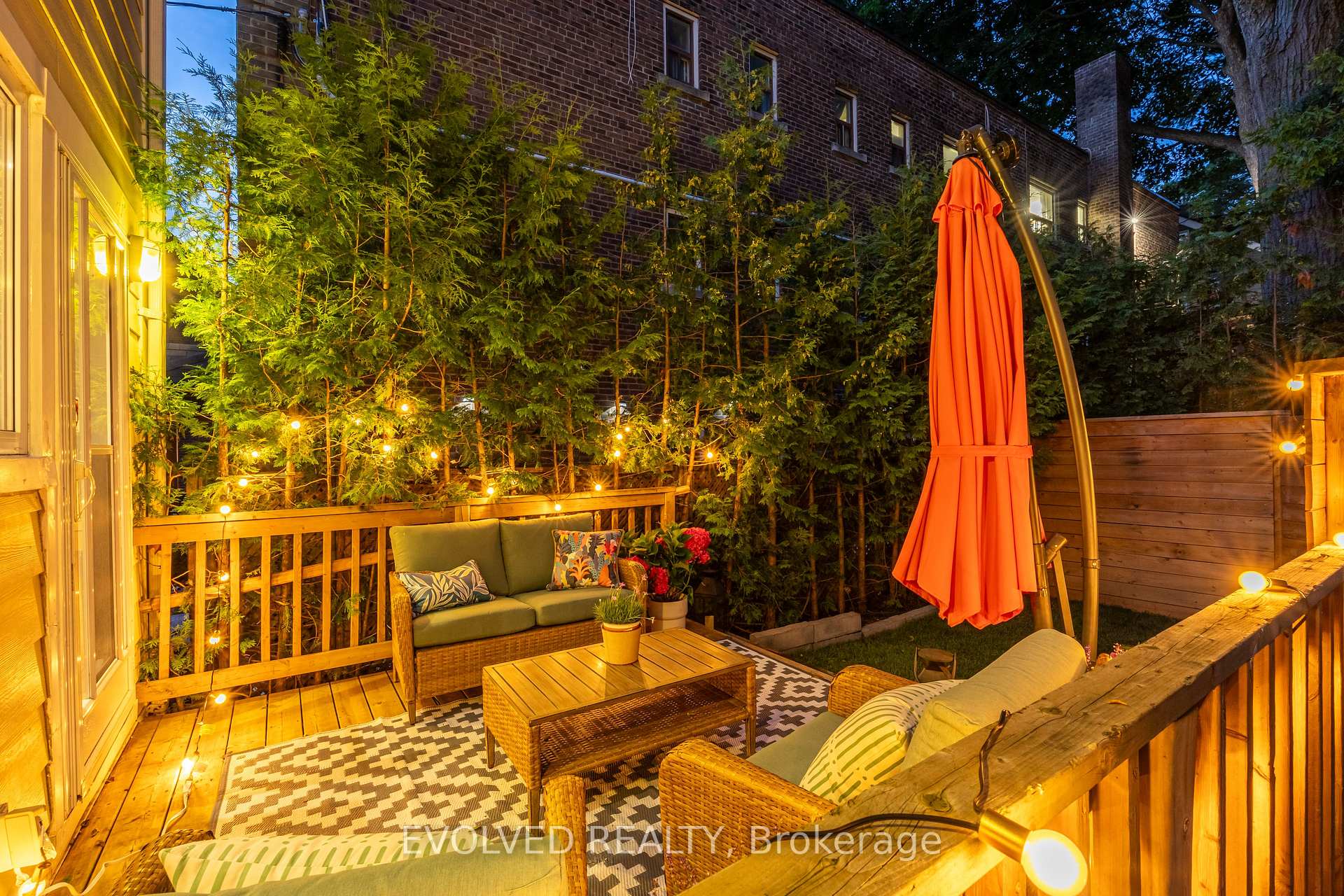 Photo 32 of 123 Kenilworth Avenue, Toronto, The Beaches — HOMEH