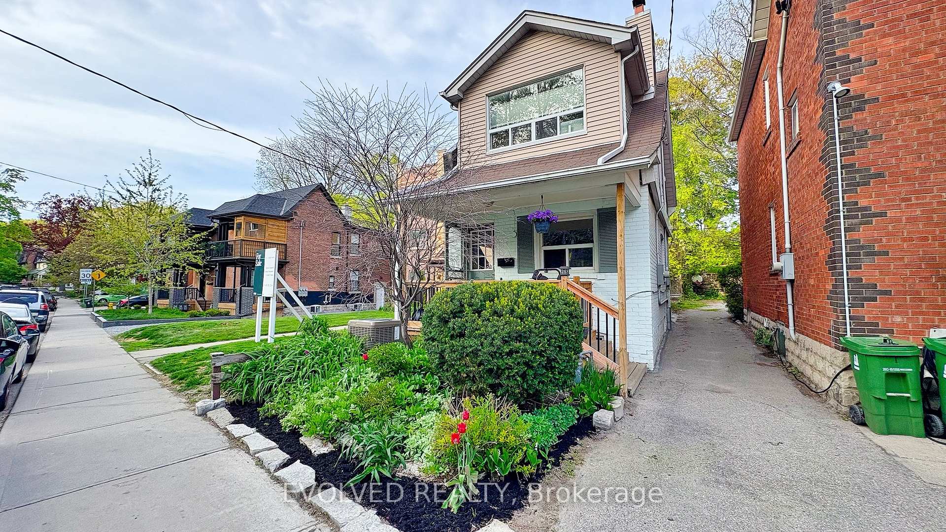 Photo 33 of 123 Kenilworth Avenue, Toronto, The Beaches — HOMEH