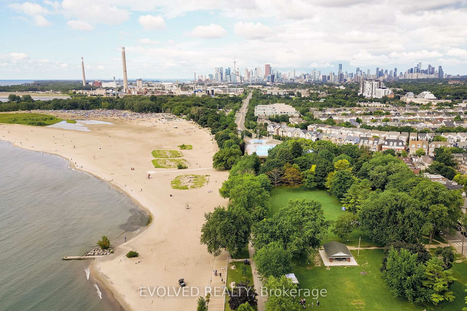 Photo 38 of 123 Kenilworth Avenue, Toronto, The Beaches — HOMEH