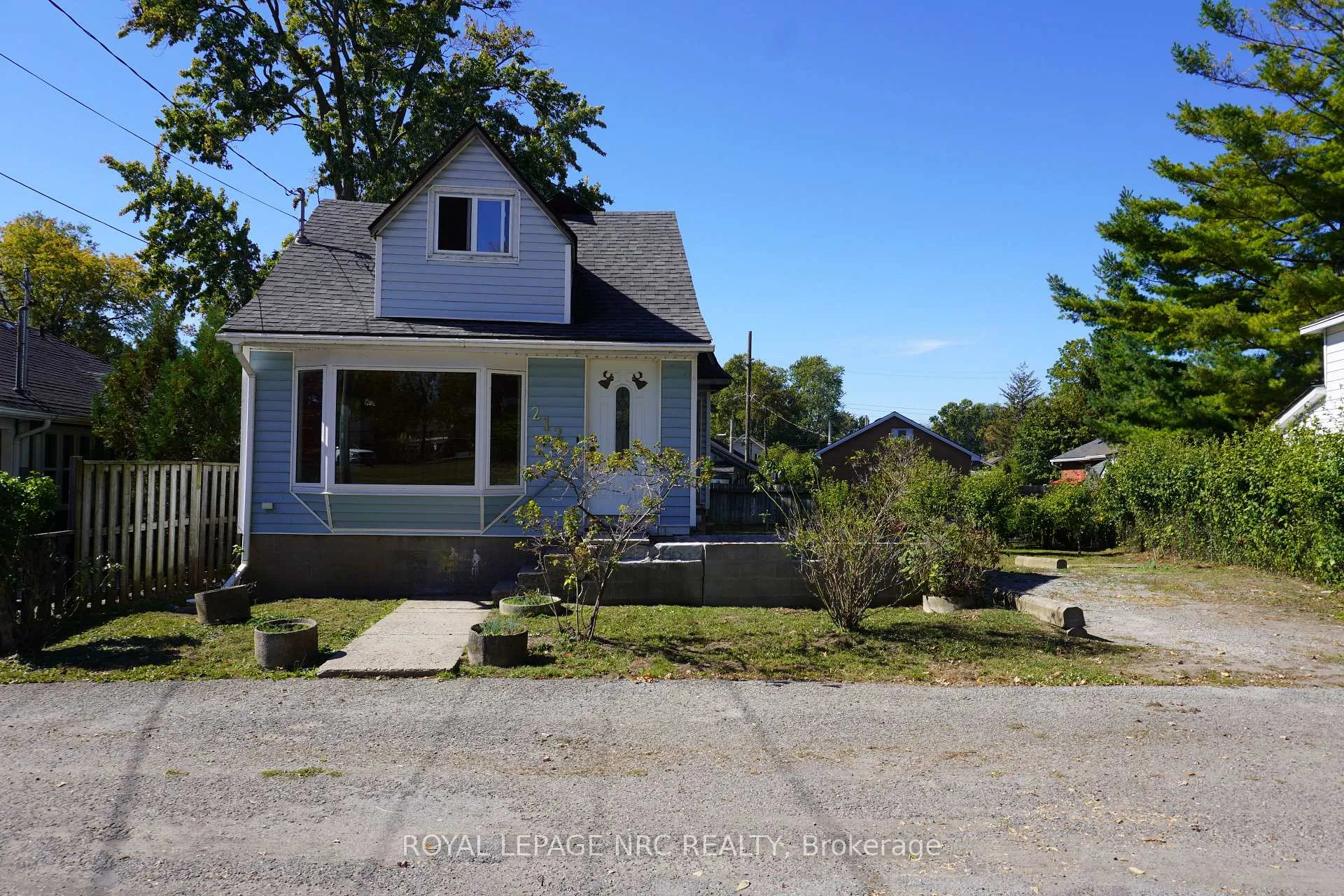 Photo of 212 Lincoln Road W