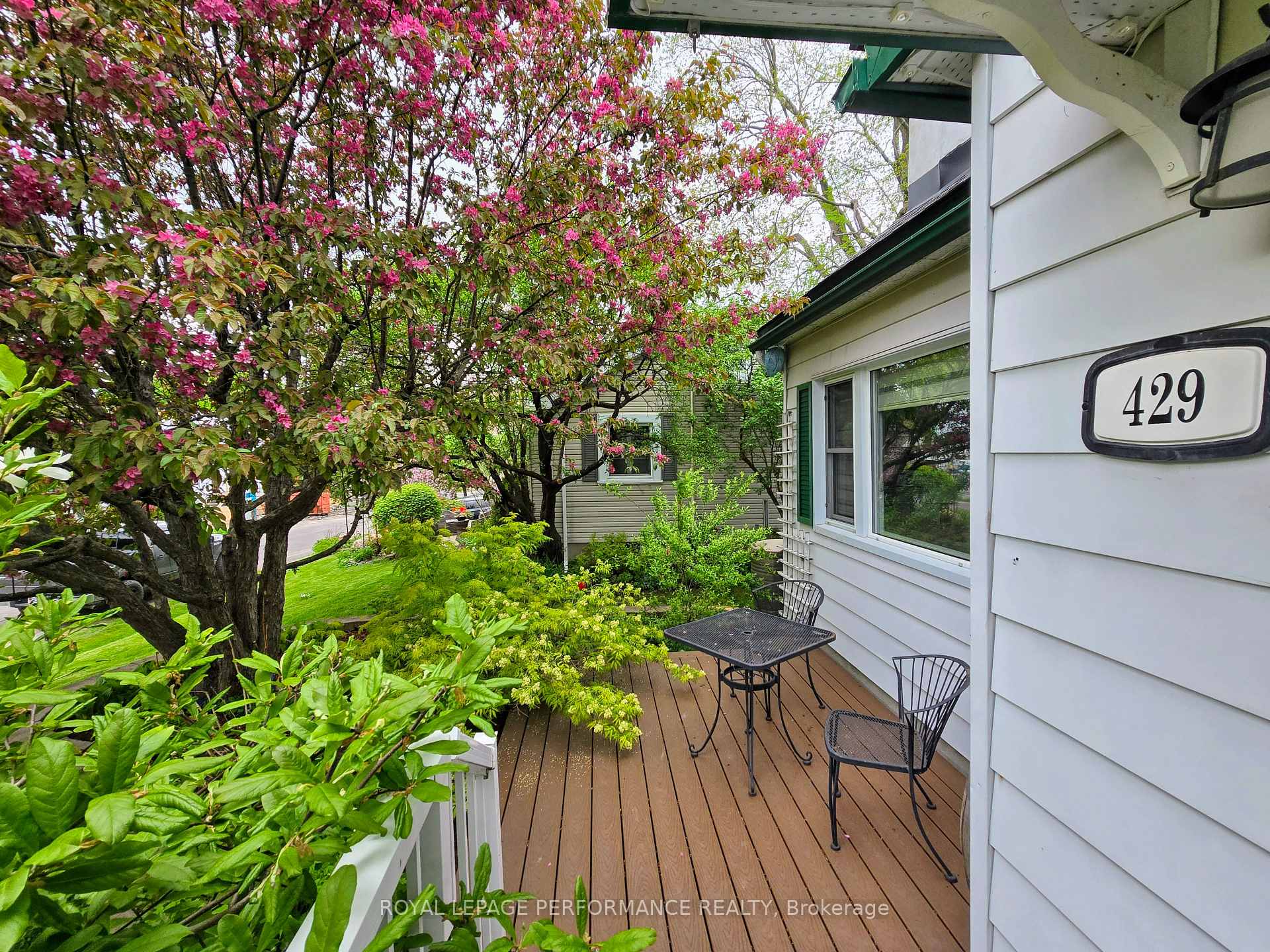 Photo 3 of 429 Hartleigh Avenue, Ottawa, Woodroffe — HOMEH