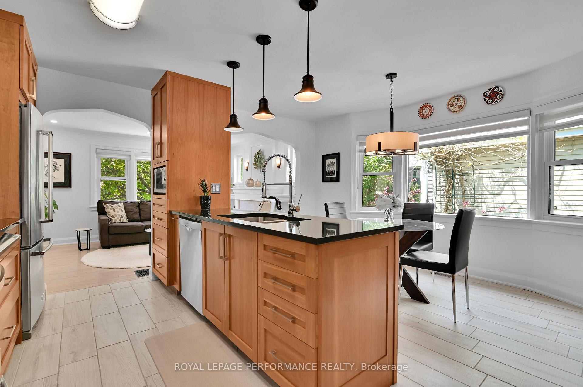Photo 10 of 429 Hartleigh Avenue, Ottawa, Woodroffe — HOMEH