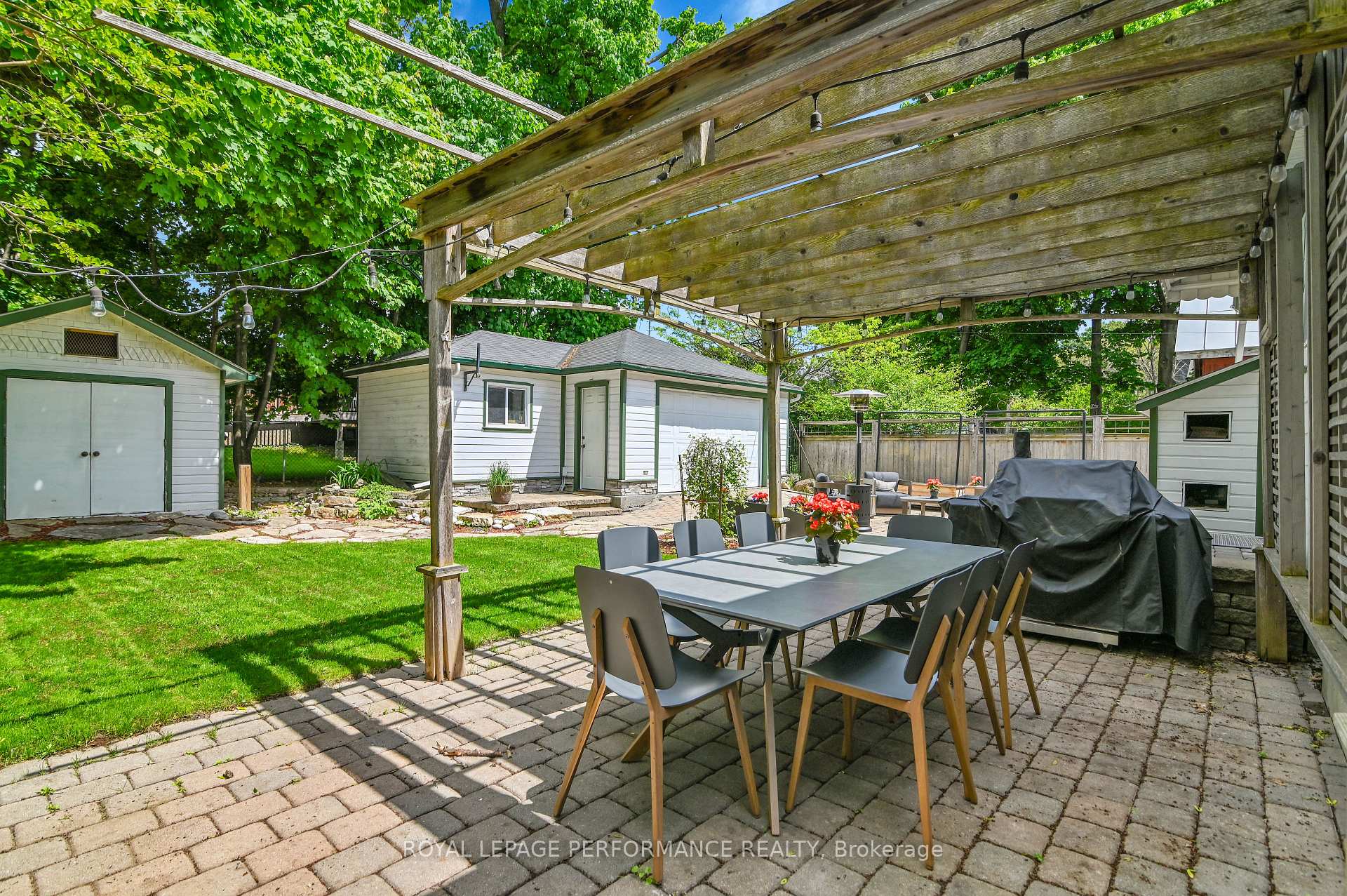 Photo 30 of 429 Hartleigh Avenue, Ottawa, Woodroffe — HOMEH