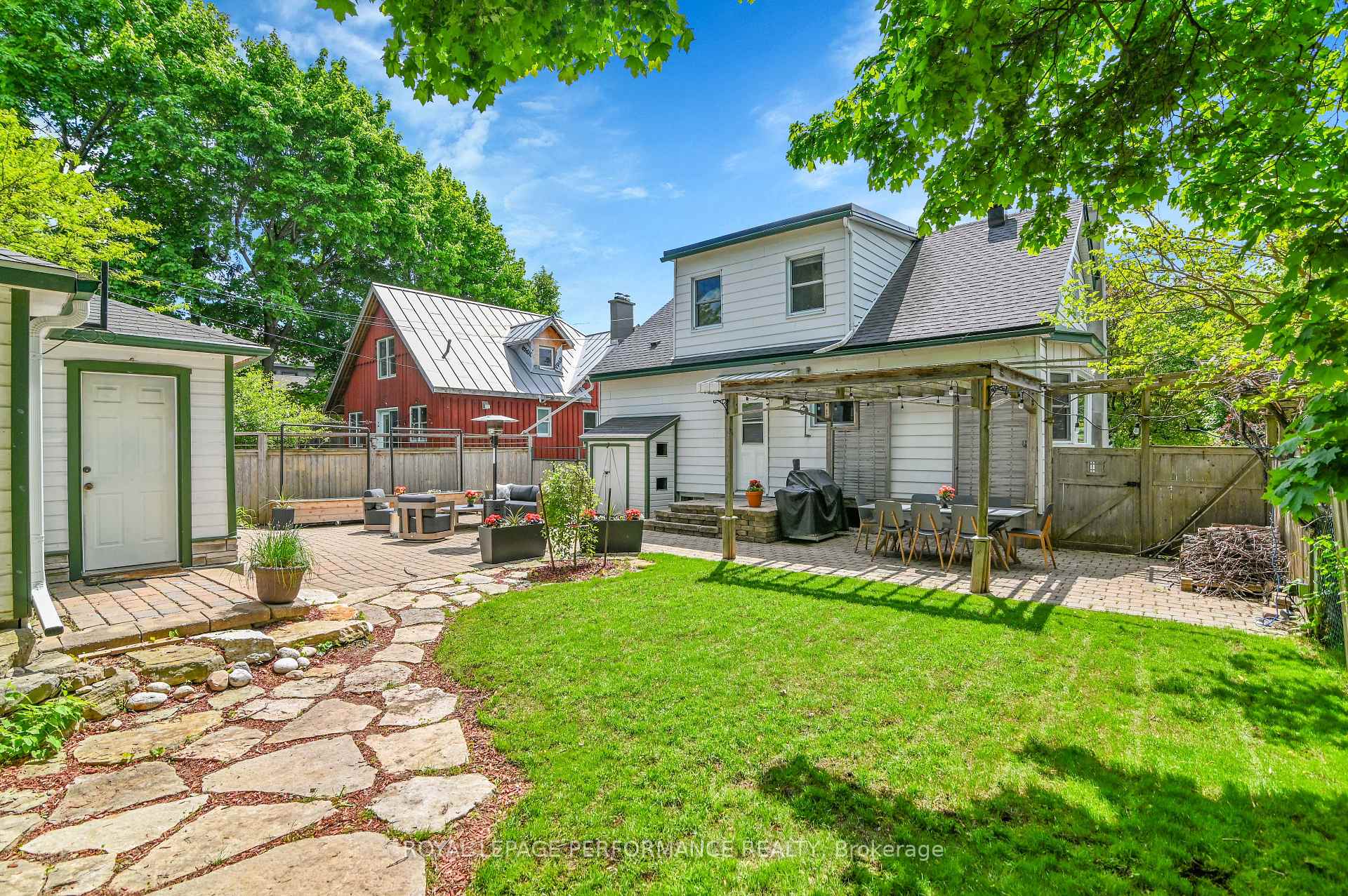 Photo 31 of 429 Hartleigh Avenue, Ottawa, Woodroffe — HOMEH