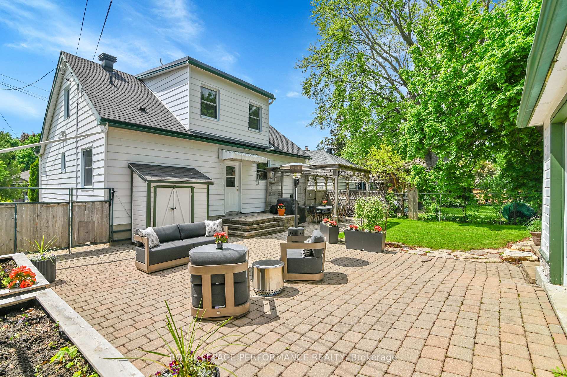 Photo 32 of 429 Hartleigh Avenue, Ottawa, Woodroffe — HOMEH