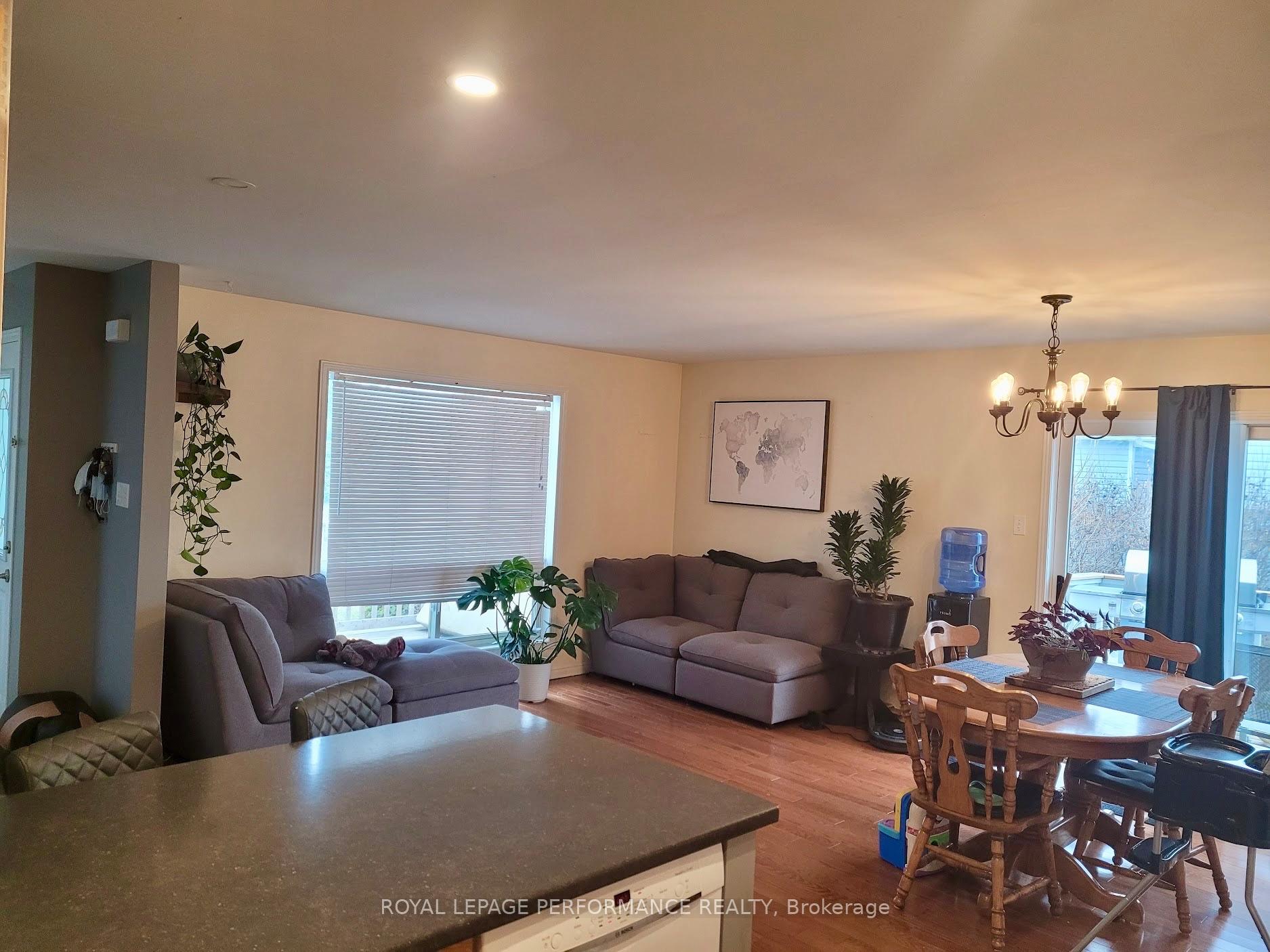 Photo 3 of 156 Hughes Street, Carleton Place — HOMEH
