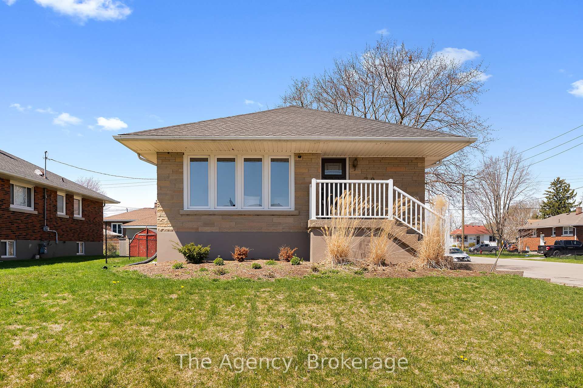 Photo 2 of 70 South Crescent, Port Colborne, Sugarloaf — HOMEH
