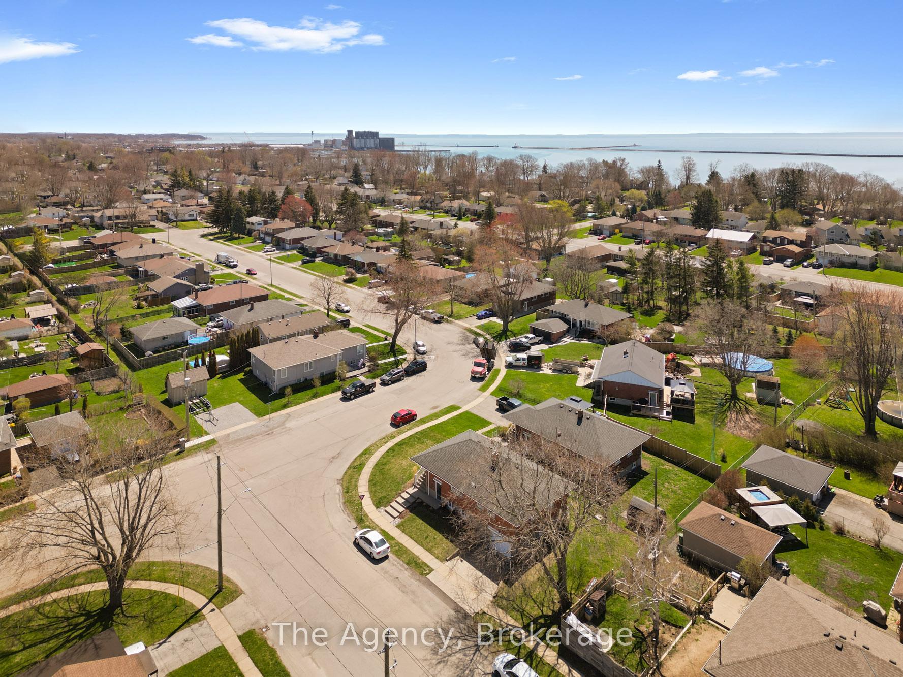 Photo 5 of 70 South Crescent, Port Colborne, Sugarloaf — HOMEH