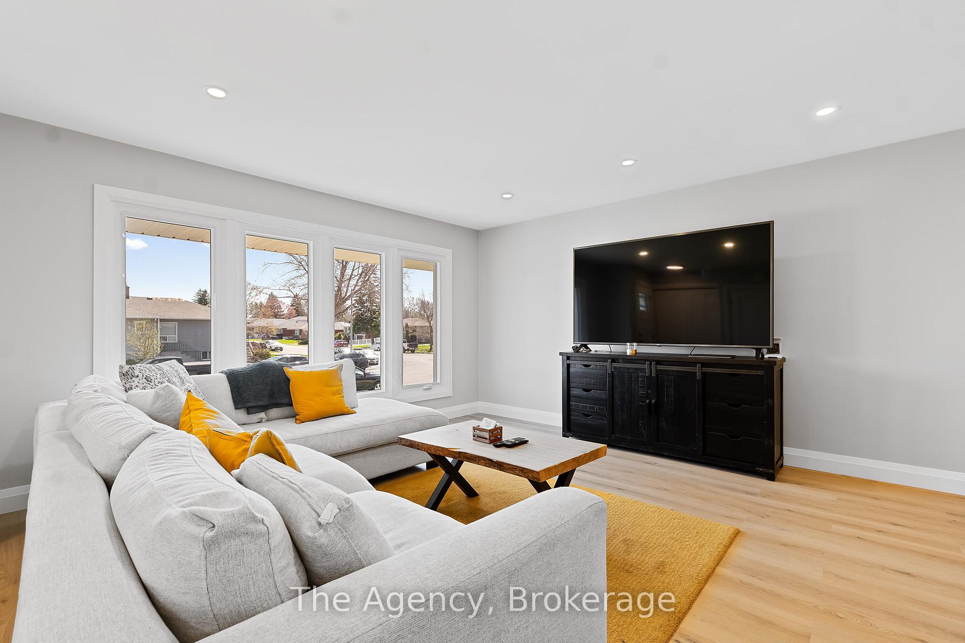 Photo 18 of 70 South Crescent, Port Colborne, Sugarloaf — HOMEH