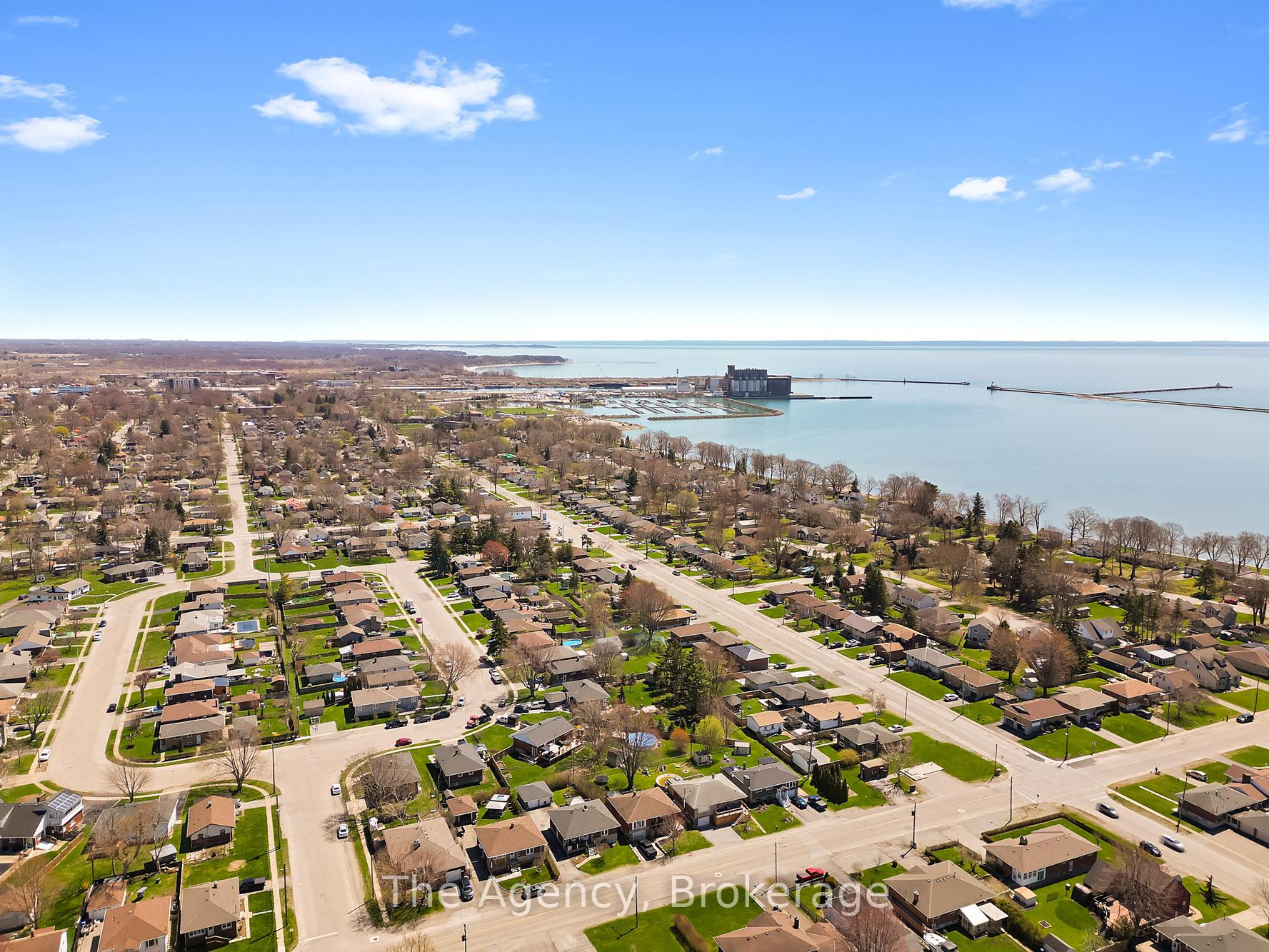 Photo 34 of 70 South Crescent, Port Colborne, Sugarloaf — HOMEH