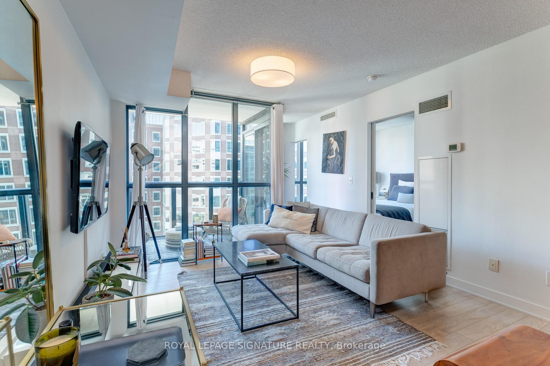 Photo 3 of Unit 1101, 110 Charles Street E, Toronto, Church-Yonge Corridor — HOMEH