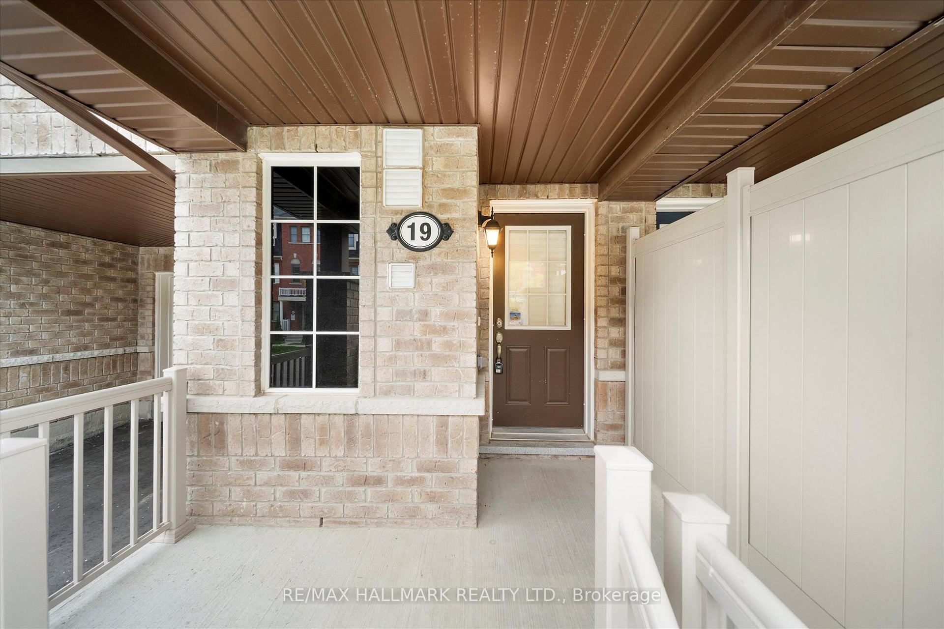 Photo 2 of 19 Bluegill Crescent, Whitby, Lynde Creek — HOMEH
