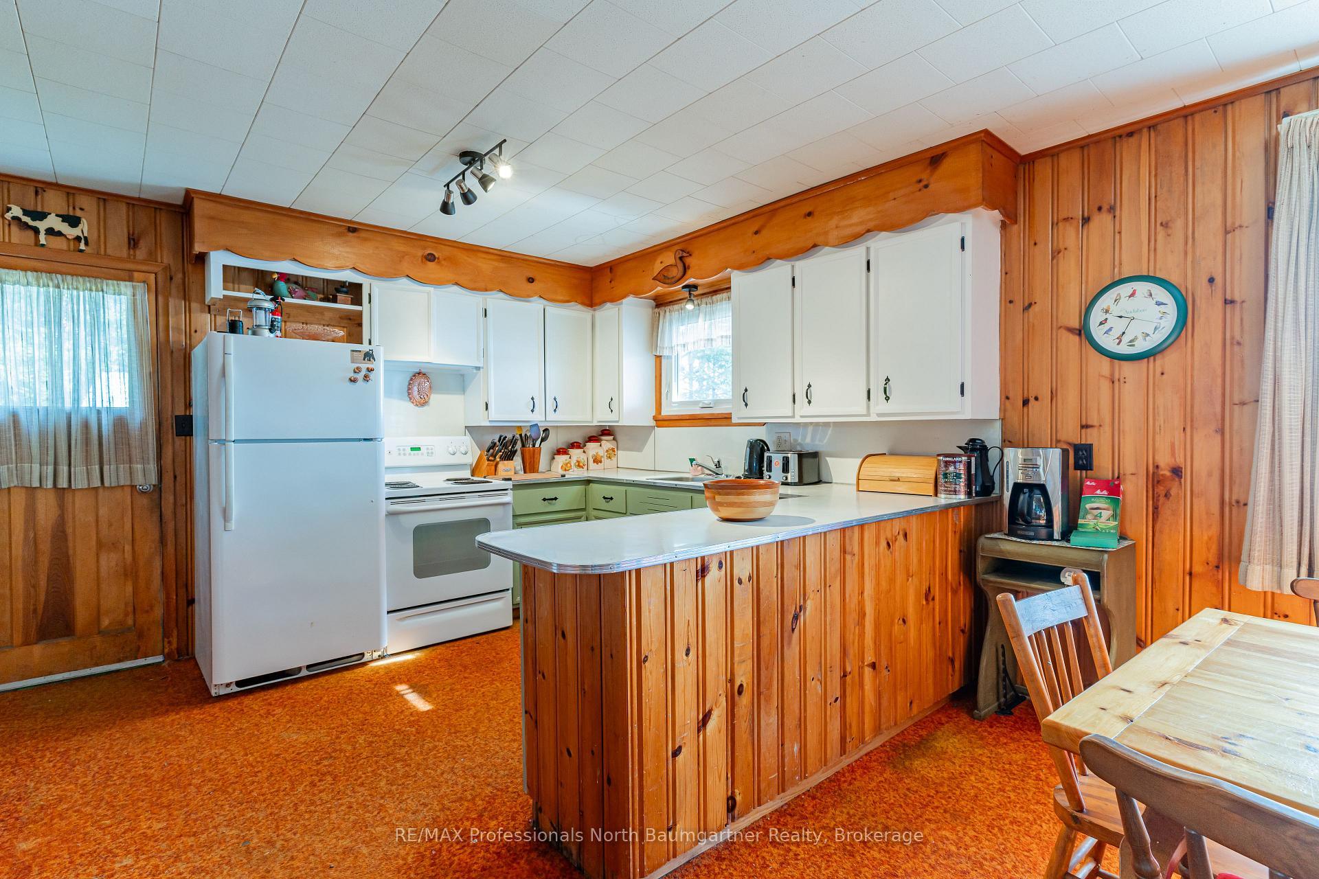 Photo 9 of 1175 Twin Rocks Lane, Algonquin Highlands — HOMEH