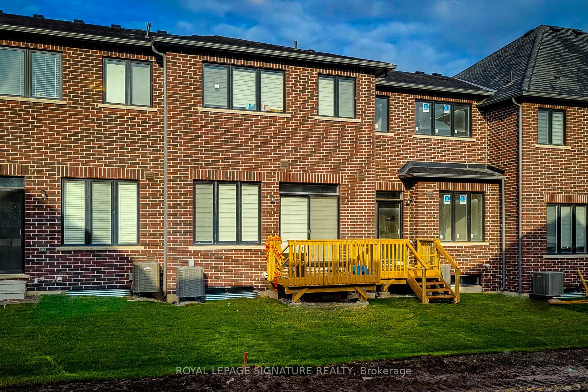 Photo 2 of 1421 Oakmont Common, Burlington, Tyandaga — HOMEH