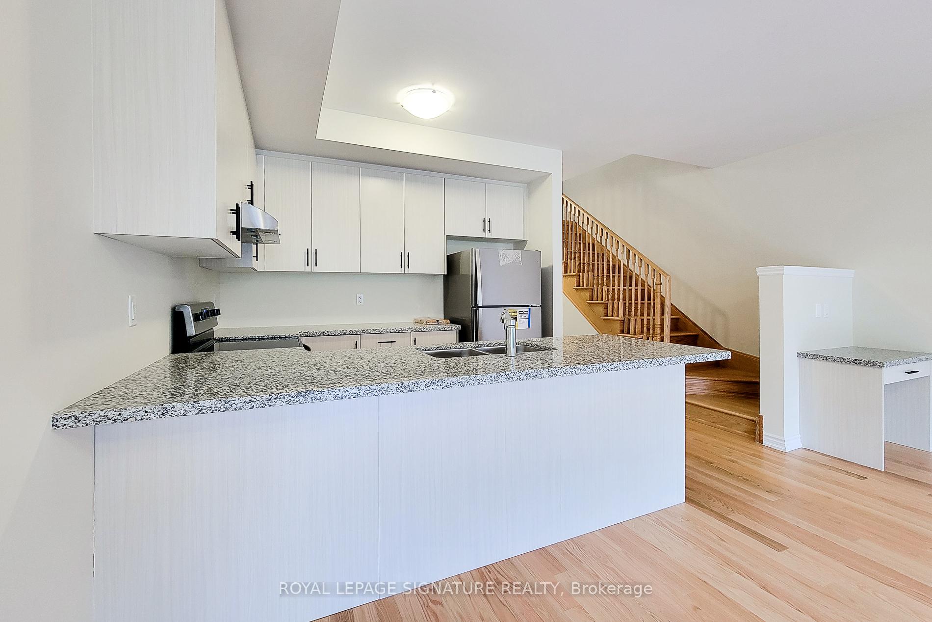 Photo 6 of 1421 Oakmont Common, Burlington, Tyandaga — HOMEH