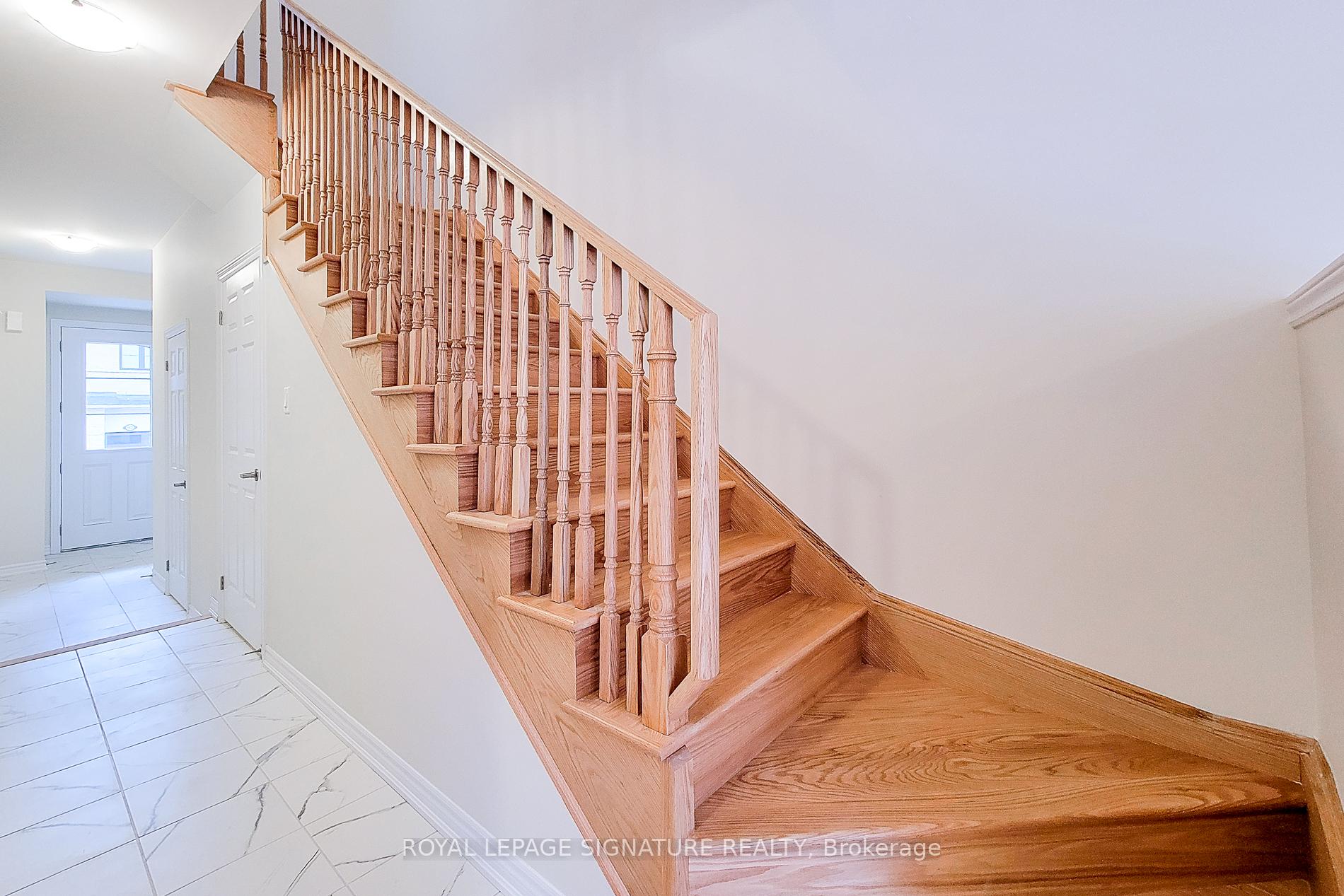 Photo 8 of 1421 Oakmont Common, Burlington, Tyandaga — HOMEH