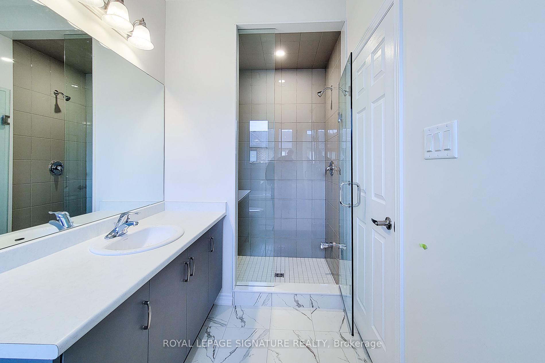 Photo 12 of 1421 Oakmont Common, Burlington, Tyandaga — HOMEH