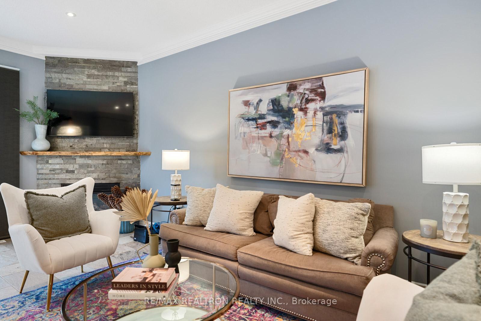Photo 9 of 57 Lander Crescent, Vaughan, Patterson — HOMEH