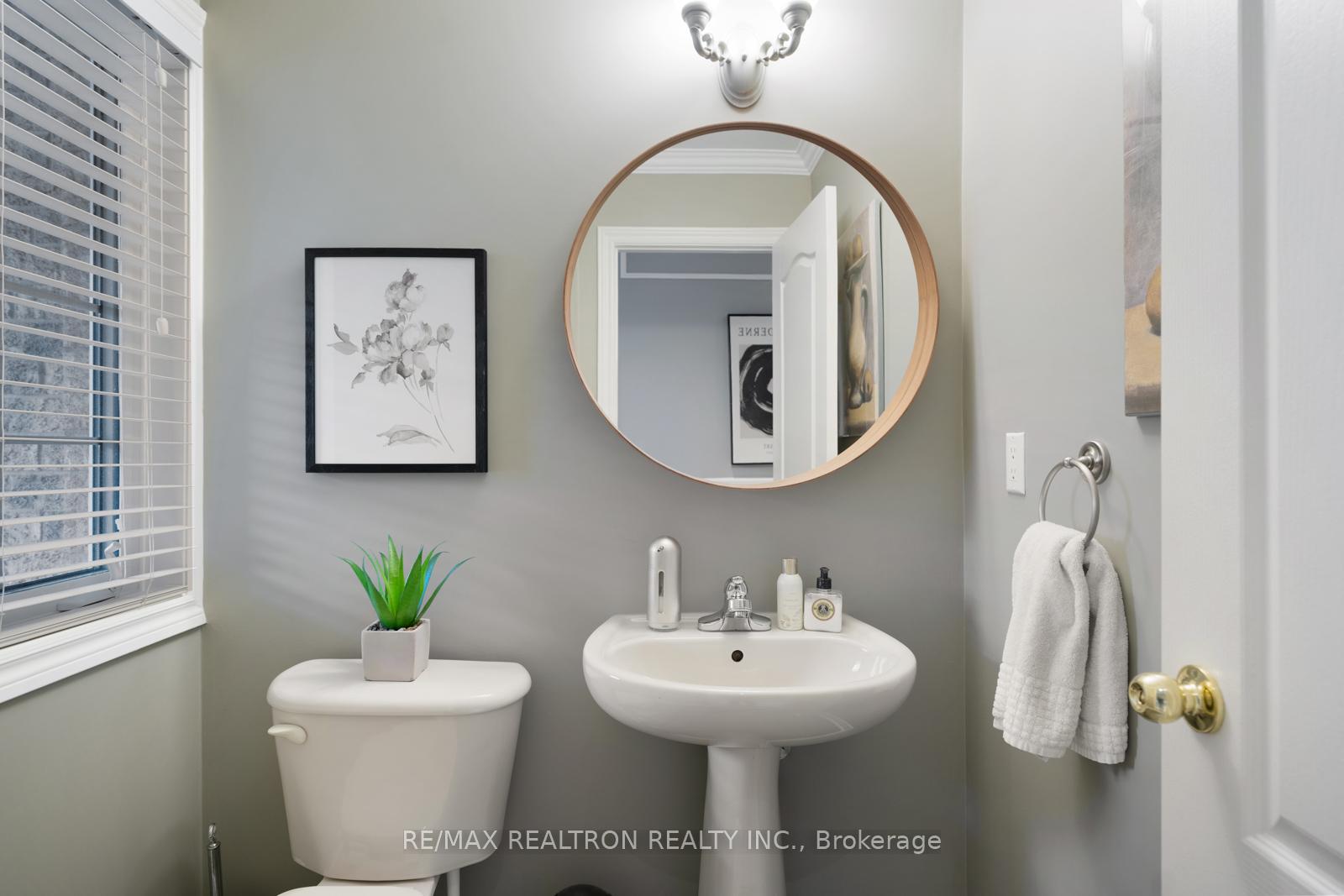 Photo 12 of 57 Lander Crescent, Vaughan, Patterson — HOMEH