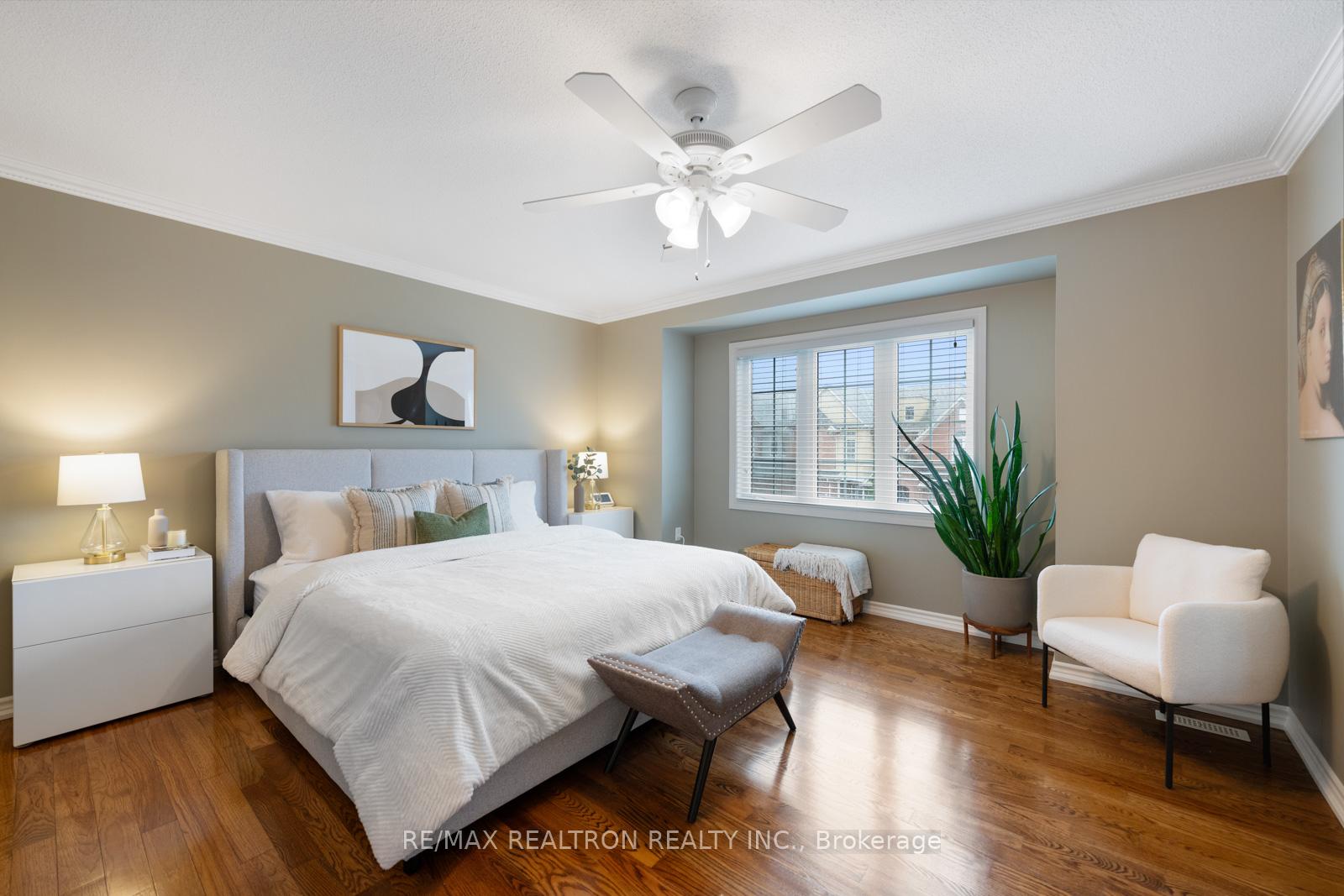 Photo 13 of 57 Lander Crescent, Vaughan, Patterson — HOMEH