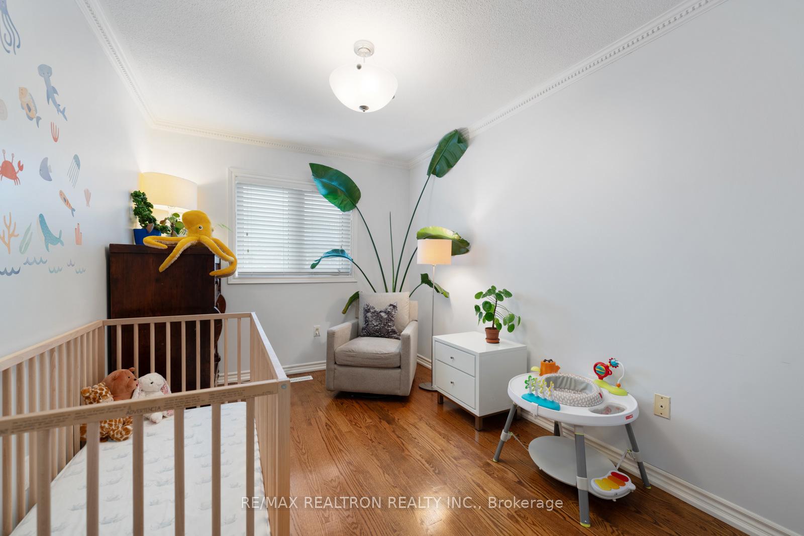 Photo 17 of 57 Lander Crescent, Vaughan, Patterson — HOMEH