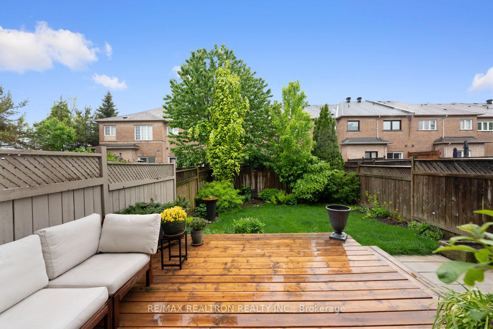 Photo 24 of 57 Lander Crescent, Vaughan, Patterson — HOMEH
