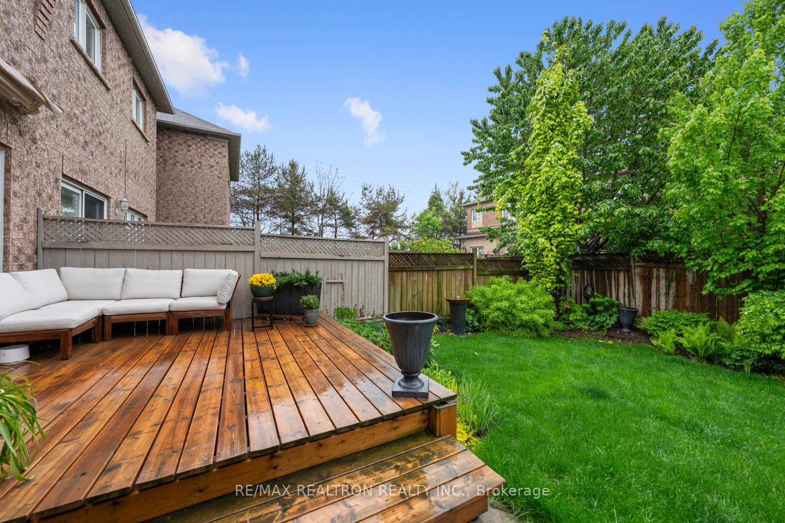 Photo 25 of 57 Lander Crescent, Vaughan, Patterson — HOMEH