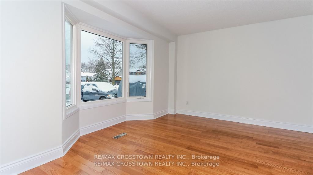 Photo 4 of 1920 Ashwood Avenue, Innisfil, Alcona — HOMEH