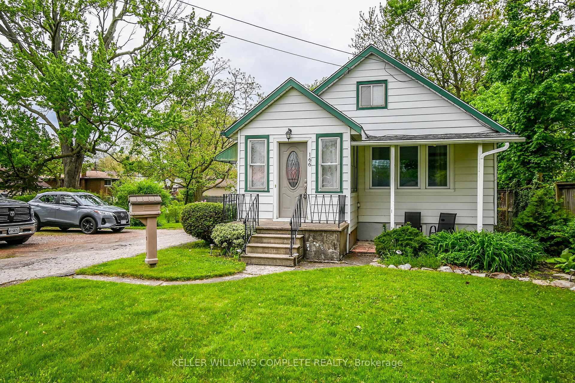 Photo 2 of 166 Thorold Road, Welland, N. Welland — HOMEH