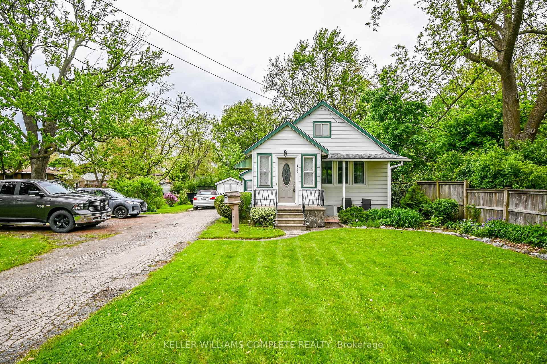 Photo 3 of 166 Thorold Road, Welland, N. Welland — HOMEH