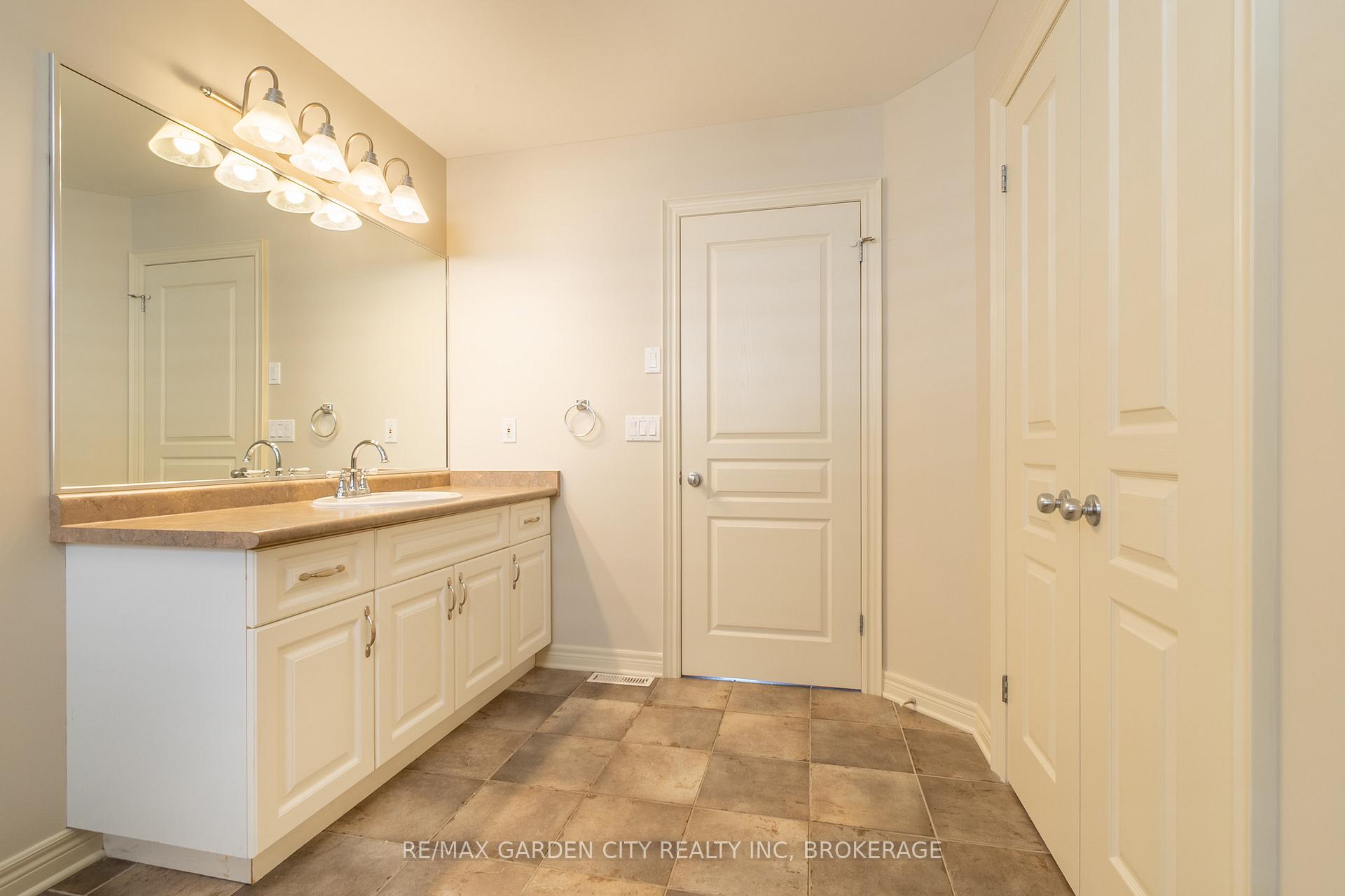 Photo 60 of 6 Briarwood Drive, St. Catharines, Rykert/Vansickle — HOMEH