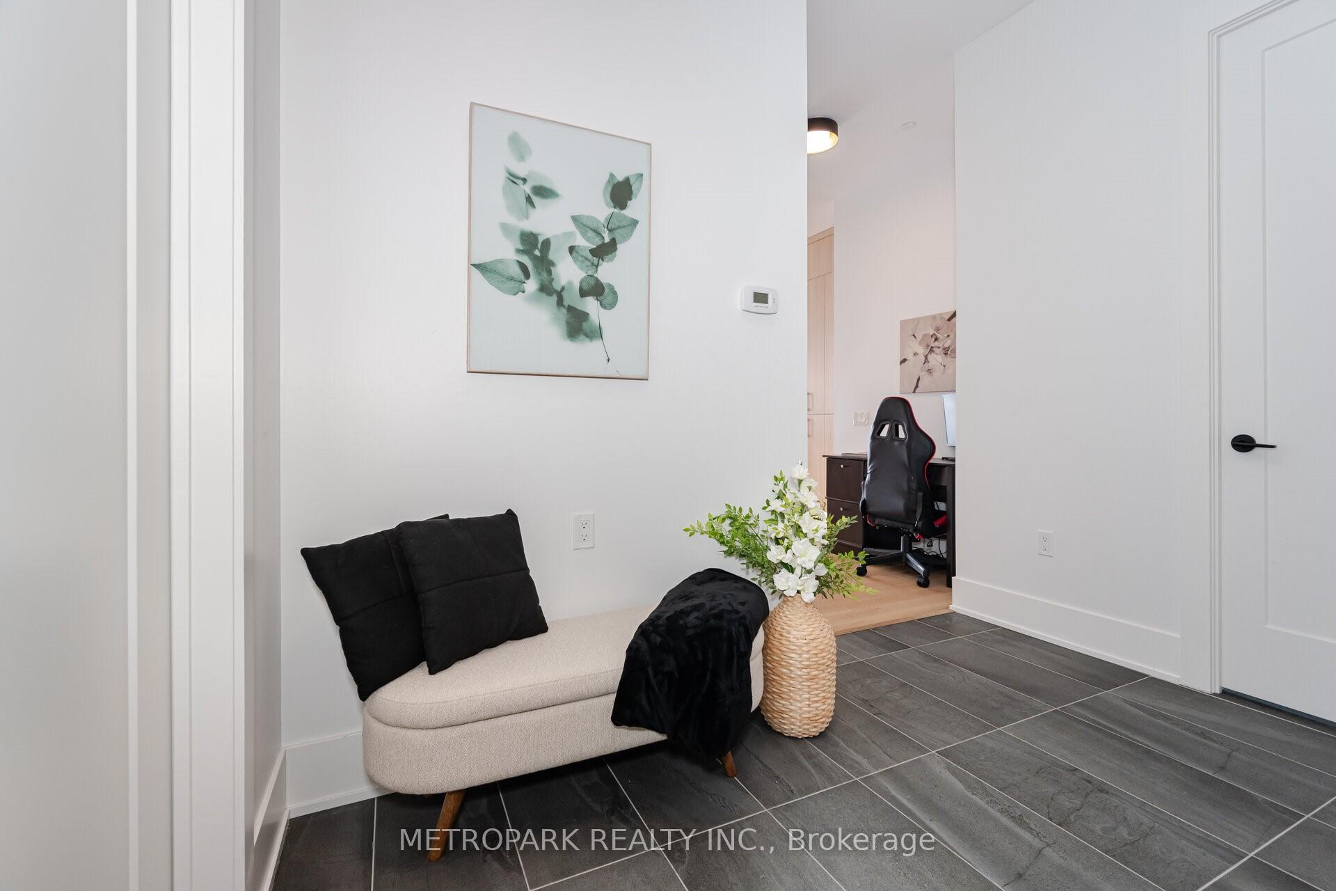 Photo 5 of Unit Ph215, 9000 Jane Street, Vaughan, Concord — HOMEH