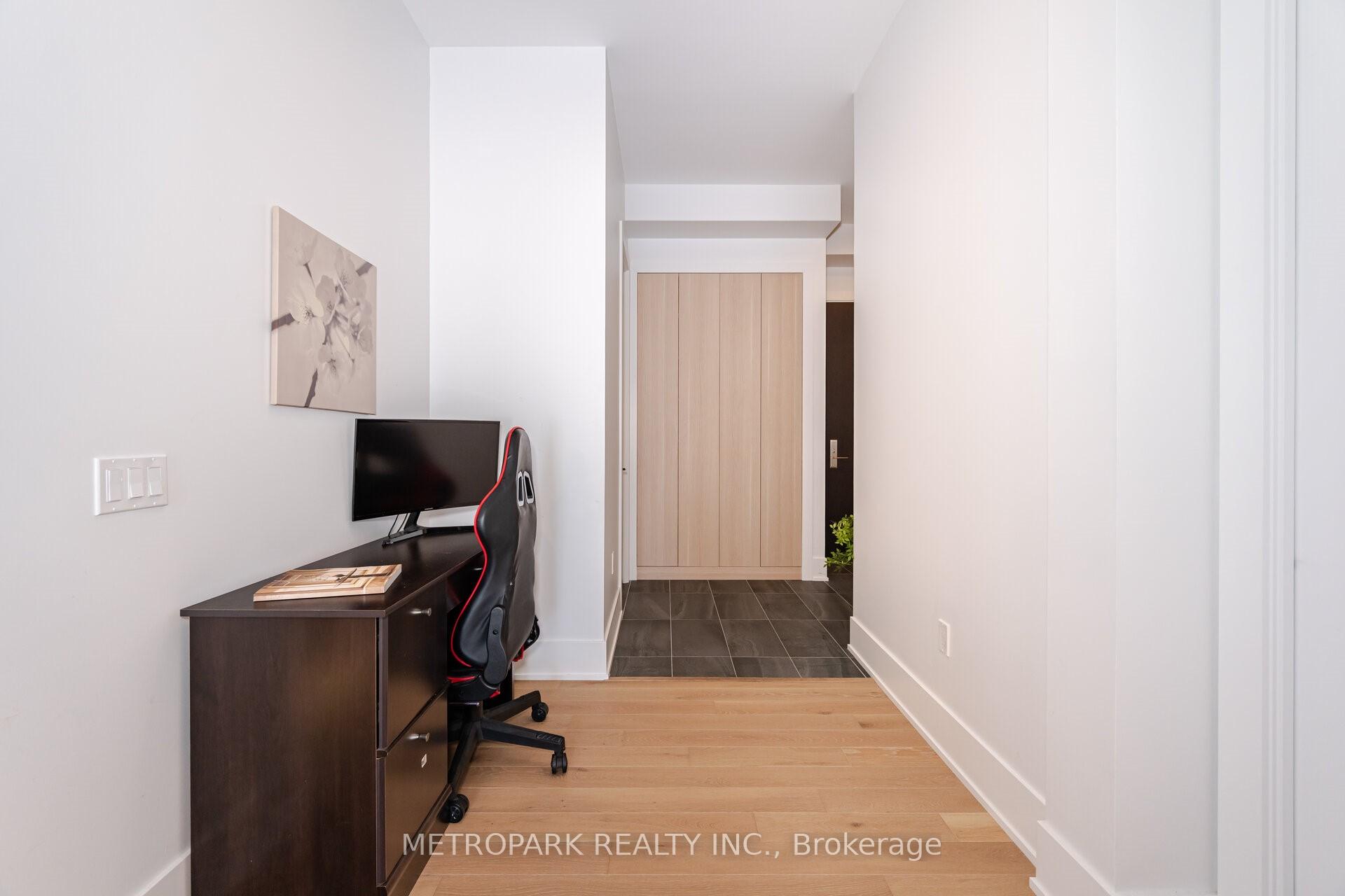 Photo 6 of Unit Ph215, 9000 Jane Street, Vaughan, Concord — HOMEH